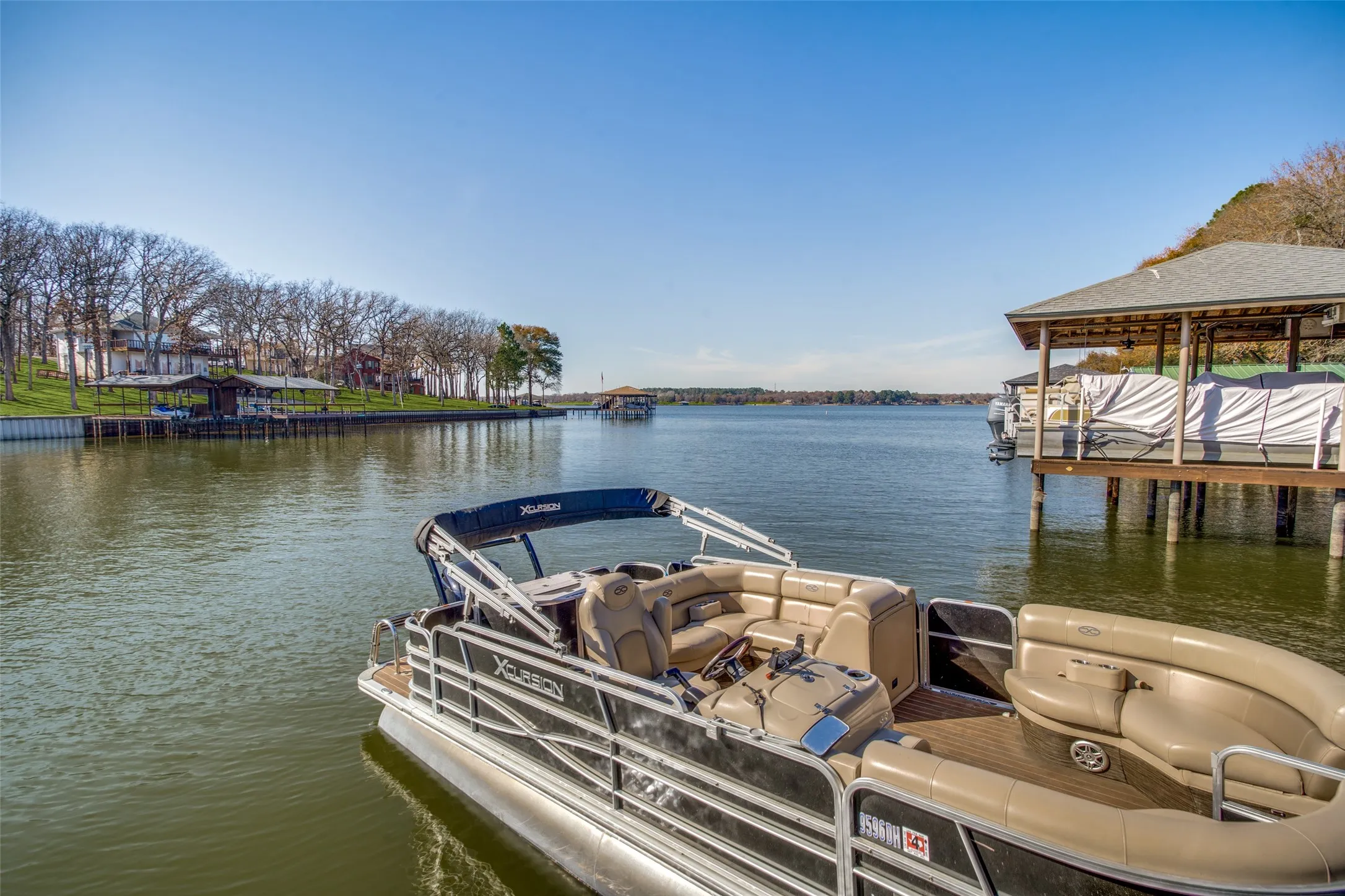 Single Family Residence For Sale in Henderson County , 150 Bayside Circle, Malakoff, Texas 75148, 4 Bedrooms, 3 Bathrooms, 2 Garage spaces, 1,920 Sqft, built in 1977, Price $895,000, mls#21342854, Real Estate Agent in Malakoff, Homes For Sale in Henderson county, Homes For Sale in Malakoff, Realtor in Malakoff Texas, Real Estate Brokerage Independent Realty Texas, Luminita Cordes Realtor
