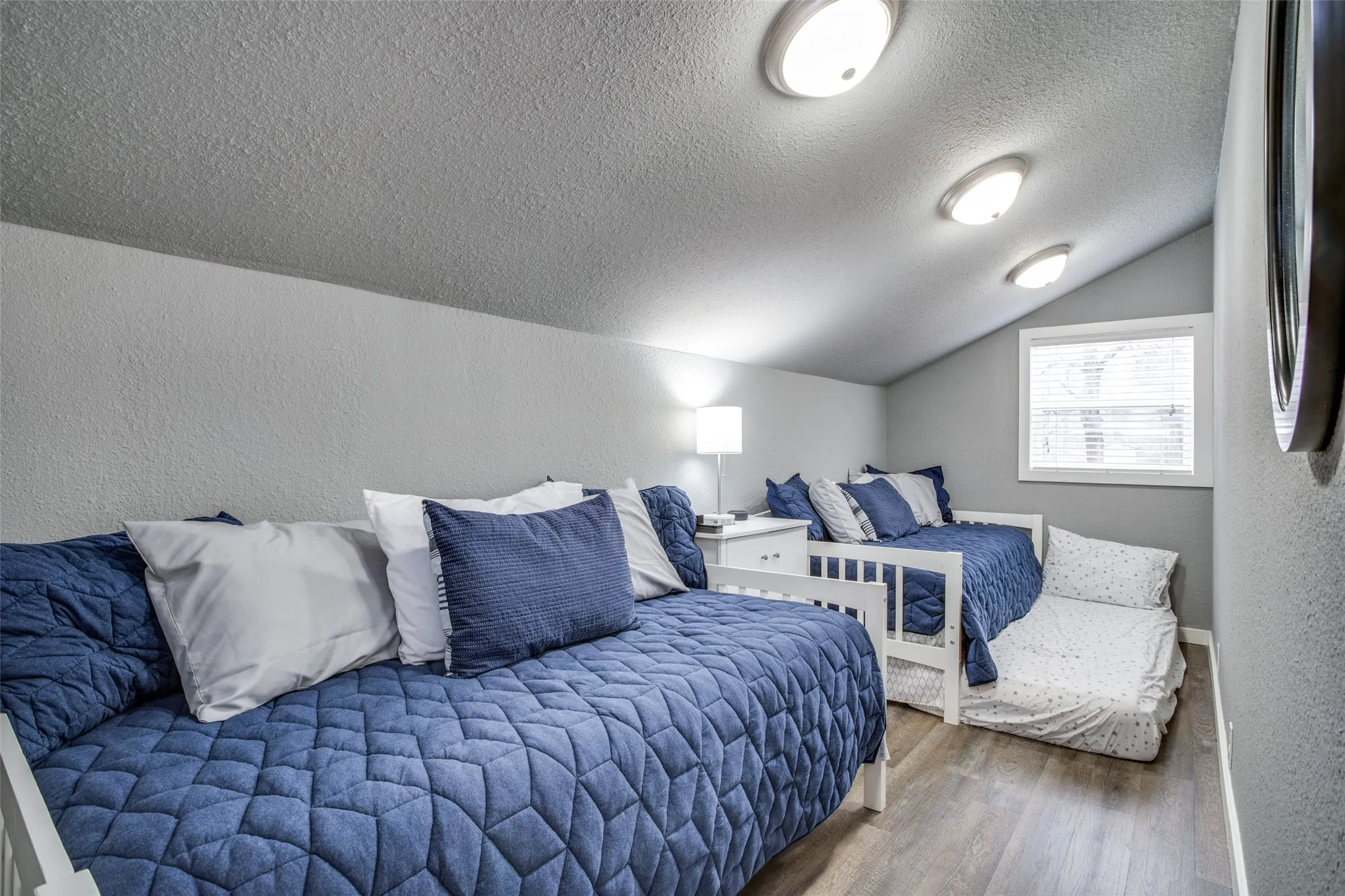 Single Family Residence For Sale in Henderson County , 150 Bayside Circle, Malakoff, Texas 75148, 4 Bedrooms, 3 Bathrooms, 2 Garage spaces, 1,920 Sqft, built in 1977, Price $895,000, mls#21342854, Real Estate Agent in Malakoff, Homes For Sale in Henderson county, Homes For Sale in Malakoff, Realtor in Malakoff Texas, Real Estate Brokerage Independent Realty Texas, Luminita Cordes Realtor
