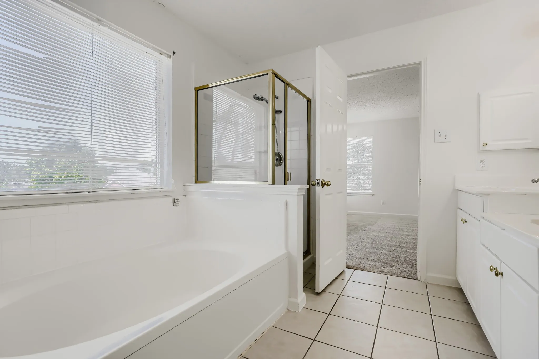 Single Family Residence For Sale in Collin County , 5602 Vista Park Lane, Sachse, Texas 75048, 4 Bedroom, 3 Bathroom, 2 Garage spaces, 2,107 Sqft, built in 1999, mls#21343097, Real Estate Agent in Sachse, Homes For Sale in Collin county, Homes For Sale in Sachse, Realtor in Sachse Texas, Real Estate Brokerage Independent Realty Texas, Luminita Cordes Realtor