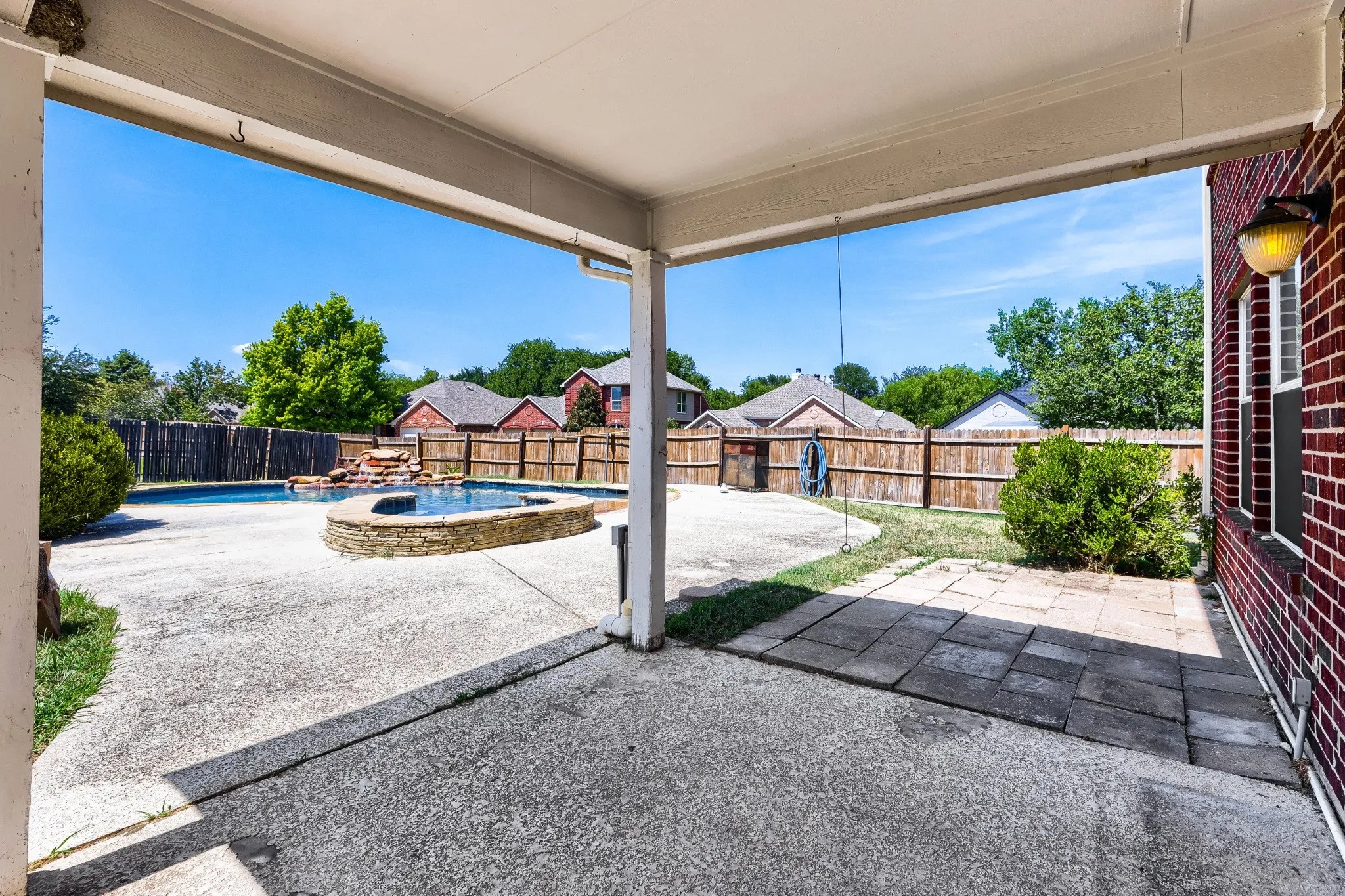 Single Family Residence For Sale in Collin County , 5602 Vista Park Lane, Sachse, Texas 75048, 4 Bedroom, 3 Bathroom, 2 Garage spaces, 2,107 Sqft, built in 1999, mls#21343097, Real Estate Agent in Sachse, Homes For Sale in Collin county, Homes For Sale in Sachse, Realtor in Sachse Texas, Real Estate Brokerage Independent Realty Texas, Luminita Cordes Realtor