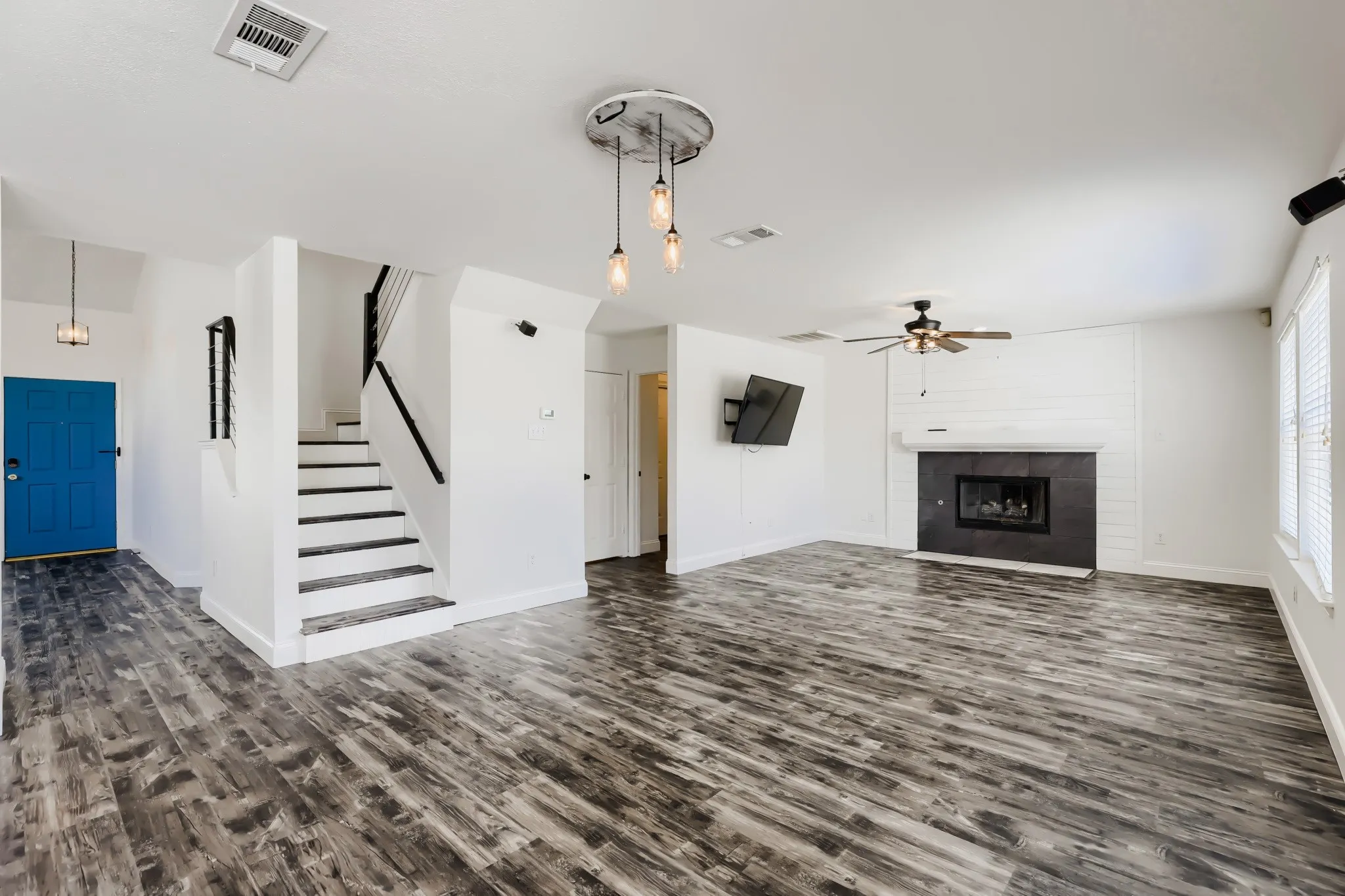 Single Family Residence For Sale in Collin County , 5602 Vista Park Lane, Sachse, Texas 75048, 4 Bedroom, 3 Bathroom, 2 Garage spaces, 2,107 Sqft, built in 1999, mls#21343097, Real Estate Agent in Sachse, Homes For Sale in Collin county, Homes For Sale in Sachse, Realtor in Sachse Texas, Real Estate Brokerage Independent Realty Texas, Luminita Cordes Realtor