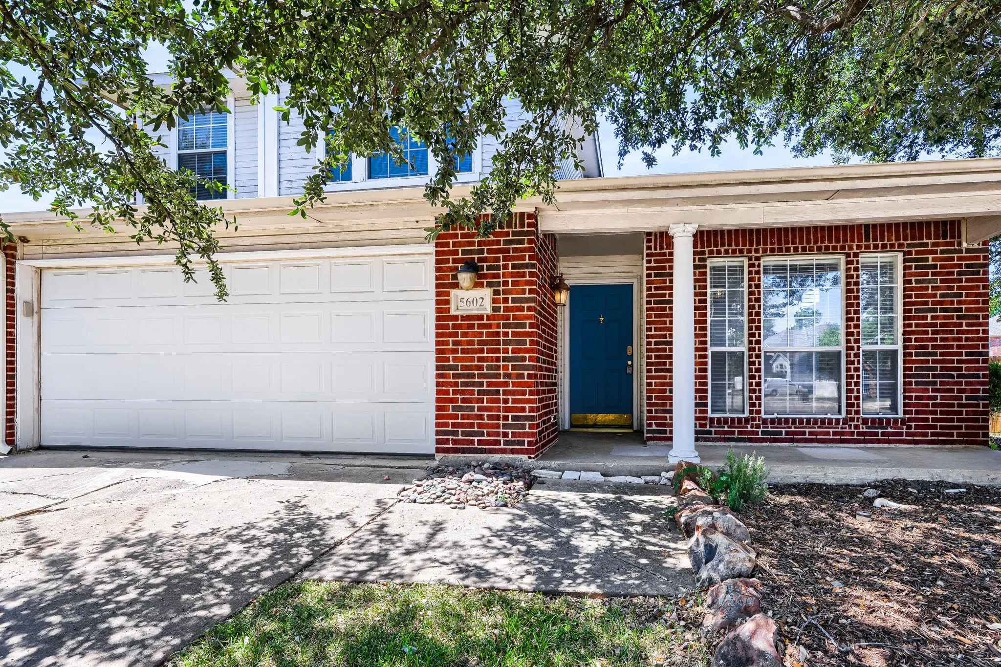 Single Family Residence For Sale in Collin County , 5602 Vista Park Lane, Sachse, Texas 75048, 4 Bedroom, 3 Bathroom, 2 Garage spaces, 2,107 Sqft, built in 1999, mls#21343097, Real Estate Agent in Sachse, Homes For Sale in Collin county, Homes For Sale in Sachse, Realtor in Sachse Texas, Real Estate Brokerage Independent Realty Texas, Luminita Cordes Realtor