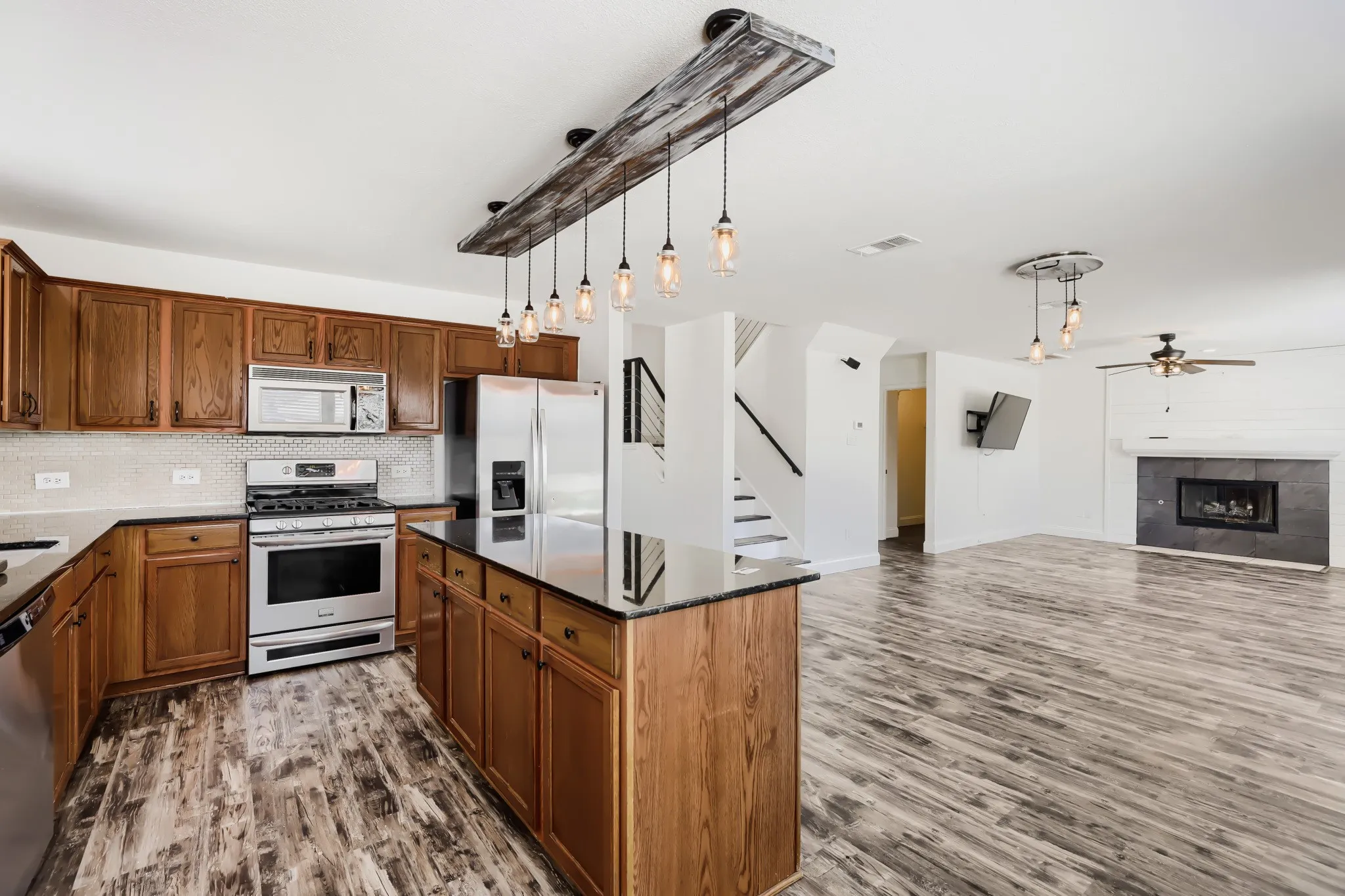 Single Family Residence For Sale in Collin County , 5602 Vista Park Lane, Sachse, Texas 75048, 4 Bedroom, 3 Bathroom, 2 Garage spaces, 2,107 Sqft, built in 1999, mls#21343097, Real Estate Agent in Sachse, Homes For Sale in Collin county, Homes For Sale in Sachse, Realtor in Sachse Texas, Real Estate Brokerage Independent Realty Texas, Luminita Cordes Realtor