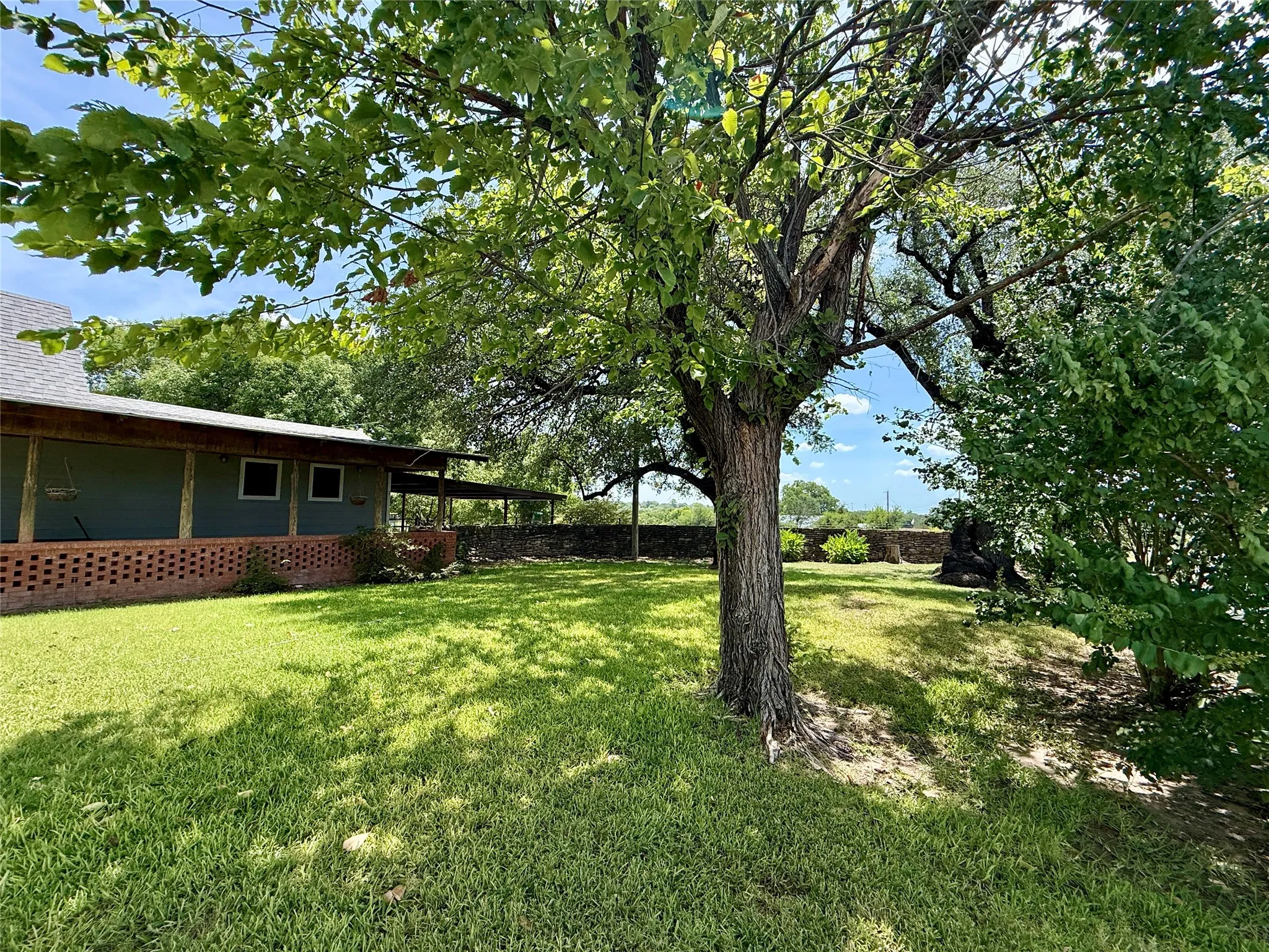 Single Family Residence For Sale in Hamilton County , 20959 Hwy 281, Hico, Texas 76457, 3 Bedroom, 2 Bathroom, Garage spaces, 6,000 Sqft, built in 0, mls#21345060, Real Estate Agent in Hico, Homes For Sale in Hamilton county, Homes For Sale in Hico, Realtor in Hico Texas, Real Estate Brokerage Independent Realty Texas, Luminita Cordes Realtor
