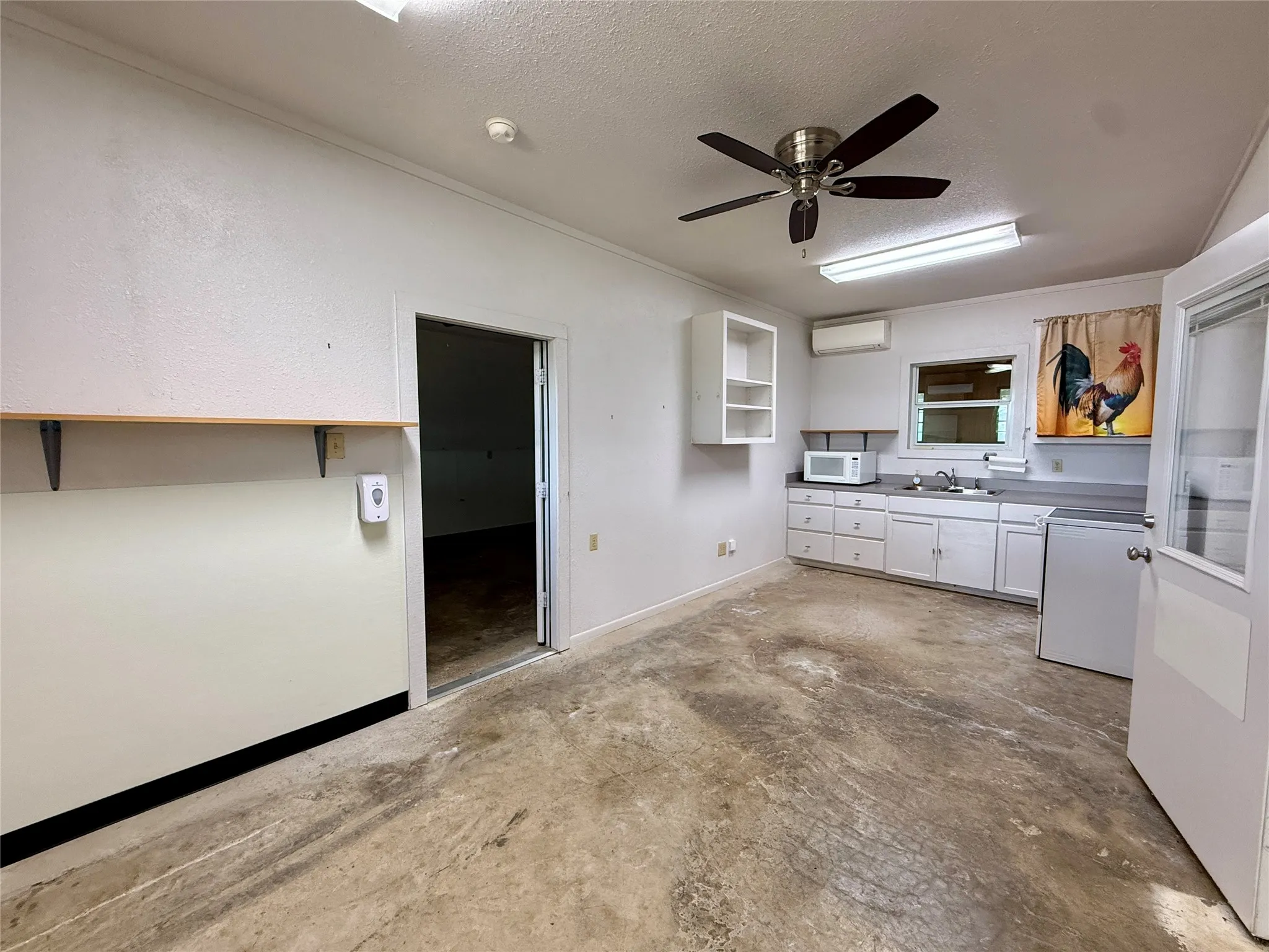 Single Family Residence For Sale in Hamilton County , 20959 Hwy 281, Hico, Texas 76457, 3 Bedroom, 2 Bathroom, Garage spaces, 6,000 Sqft, built in 0, mls#21345060, Real Estate Agent in Hico, Homes For Sale in Hamilton county, Homes For Sale in Hico, Realtor in Hico Texas, Real Estate Brokerage Independent Realty Texas, Luminita Cordes Realtor