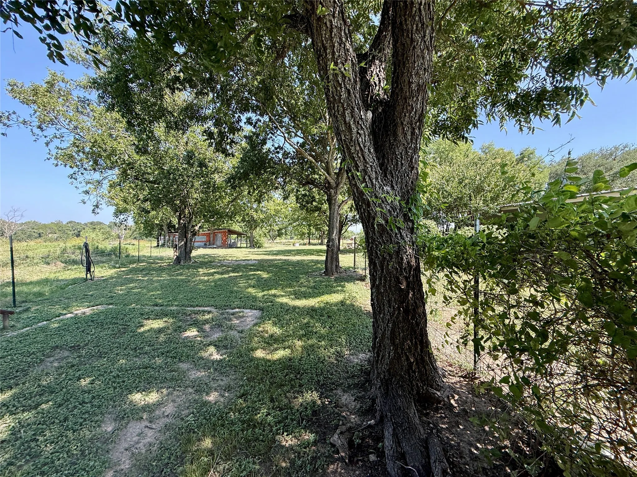 Single Family Residence For Sale in Hamilton County , 20959 Hwy 281, Hico, Texas 76457, 3 Bedroom, 2 Bathroom, Garage spaces, 6,000 Sqft, built in 0, mls#21345060, Real Estate Agent in Hico, Homes For Sale in Hamilton county, Homes For Sale in Hico, Realtor in Hico Texas, Real Estate Brokerage Independent Realty Texas, Luminita Cordes Realtor