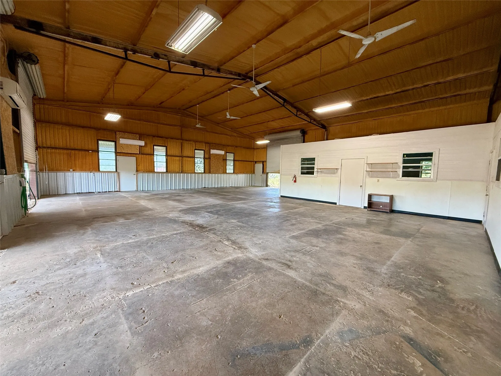 Single Family Residence For Sale in Hamilton County , 20959 Hwy 281, Hico, Texas 76457, 3 Bedroom, 2 Bathroom, Garage spaces, 6,000 Sqft, built in 0, mls#21345060, Real Estate Agent in Hico, Homes For Sale in Hamilton county, Homes For Sale in Hico, Realtor in Hico Texas, Real Estate Brokerage Independent Realty Texas, Luminita Cordes Realtor