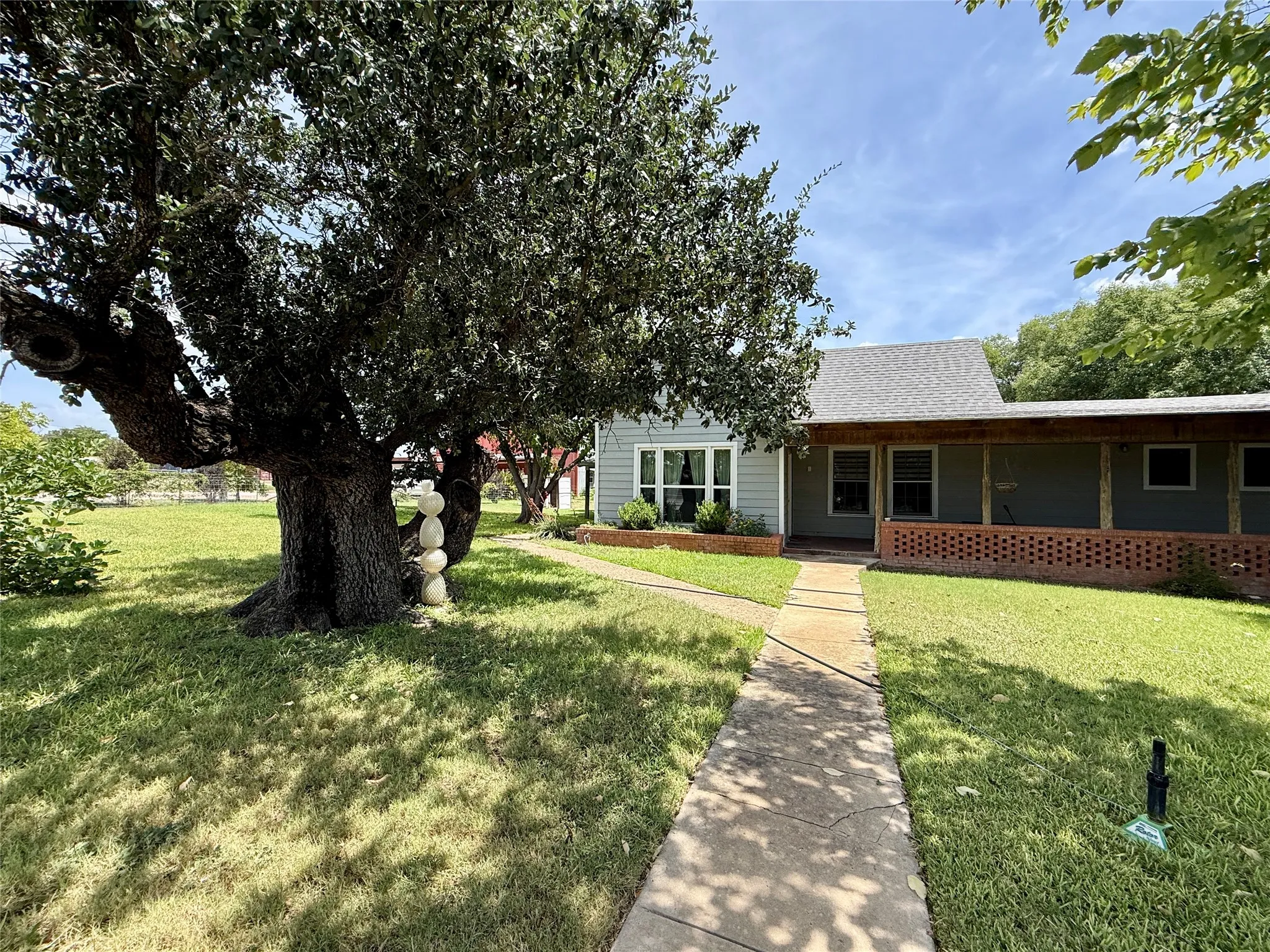 Single Family Residence For Sale in Hamilton County , 20959 Hwy 281, Hico, Texas 76457, 3 Bedroom, 2 Bathroom, Garage spaces, 6,000 Sqft, built in 0, mls#21345060, Real Estate Agent in Hico, Homes For Sale in Hamilton county, Homes For Sale in Hico, Realtor in Hico Texas, Real Estate Brokerage Independent Realty Texas, Luminita Cordes Realtor