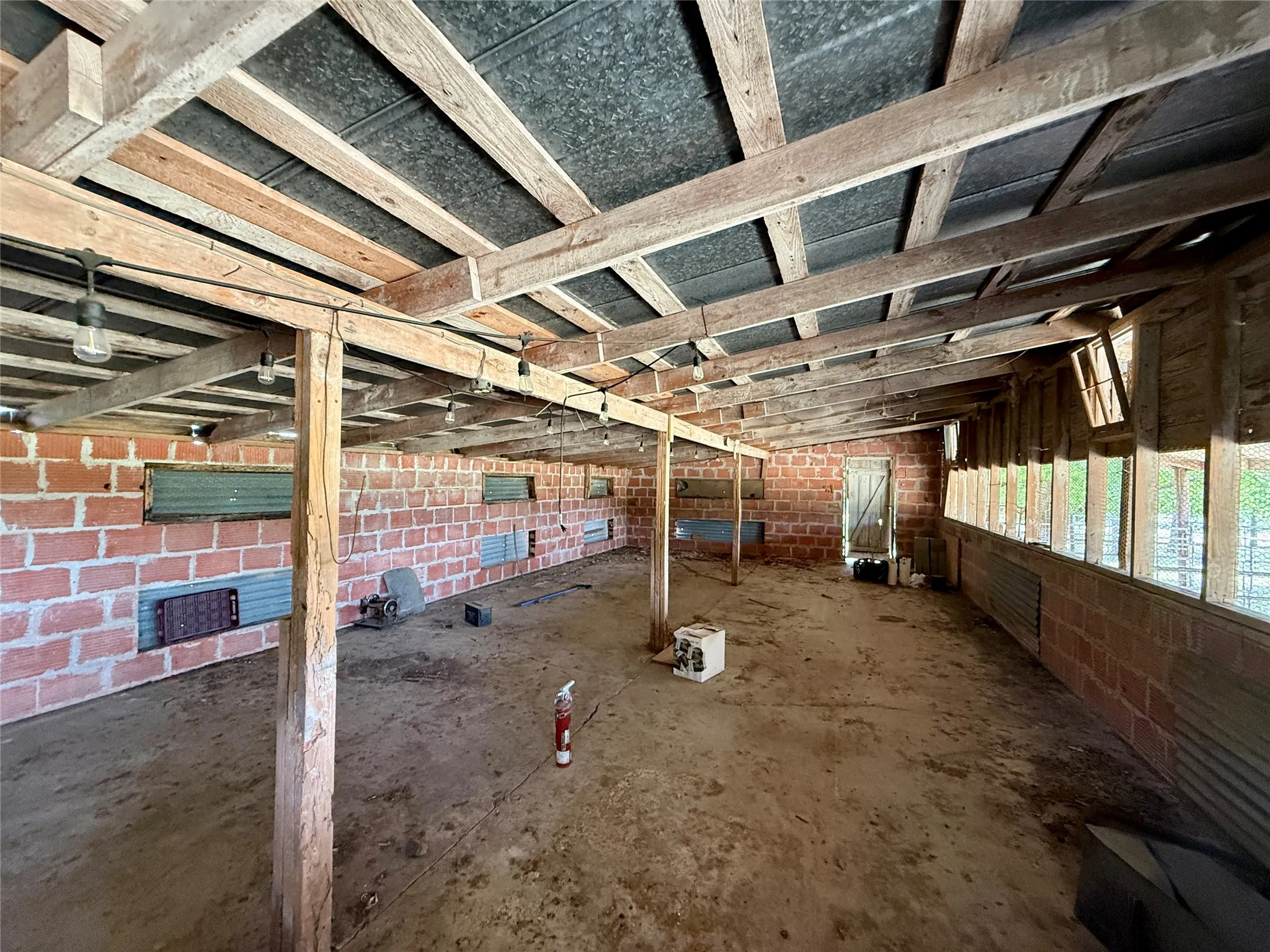 Single Family Residence For Sale in Hamilton County , 20959 Hwy 281, Hico, Texas 76457, 3 Bedroom, 2 Bathroom, Garage spaces, 6,000 Sqft, built in 0, mls#21345060, Real Estate Agent in Hico, Homes For Sale in Hamilton county, Homes For Sale in Hico, Realtor in Hico Texas, Real Estate Brokerage Independent Realty Texas, Luminita Cordes Realtor
