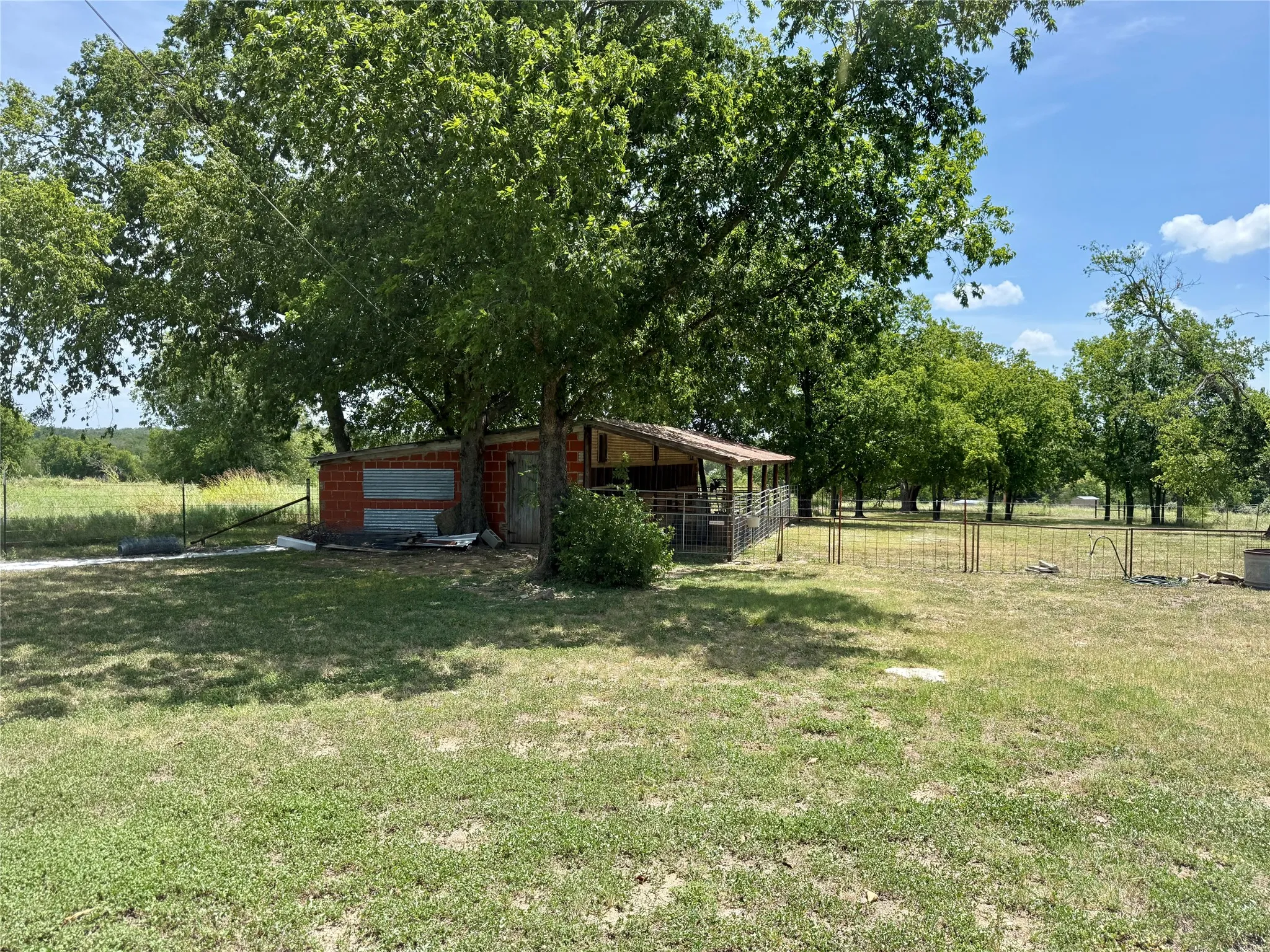 Single Family Residence For Sale in Hamilton County , 20959 Hwy 281, Hico, Texas 76457, 3 Bedroom, 2 Bathroom, Garage spaces, 6,000 Sqft, built in 0, mls#21345060, Real Estate Agent in Hico, Homes For Sale in Hamilton county, Homes For Sale in Hico, Realtor in Hico Texas, Real Estate Brokerage Independent Realty Texas, Luminita Cordes Realtor