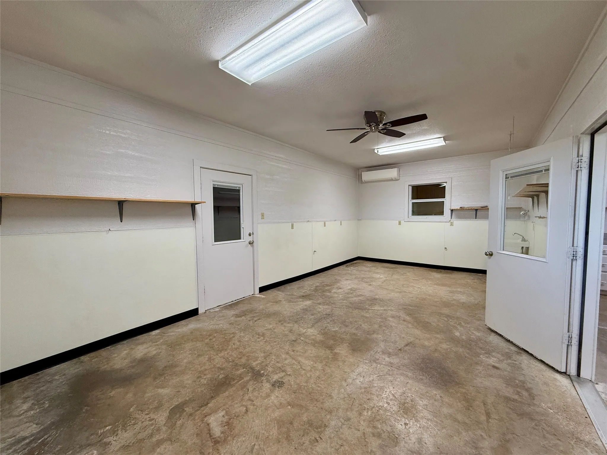 Single Family Residence For Sale in Hamilton County , 20959 Hwy 281, Hico, Texas 76457, 3 Bedroom, 2 Bathroom, Garage spaces, 6,000 Sqft, built in 0, mls#21345060, Real Estate Agent in Hico, Homes For Sale in Hamilton county, Homes For Sale in Hico, Realtor in Hico Texas, Real Estate Brokerage Independent Realty Texas, Luminita Cordes Realtor