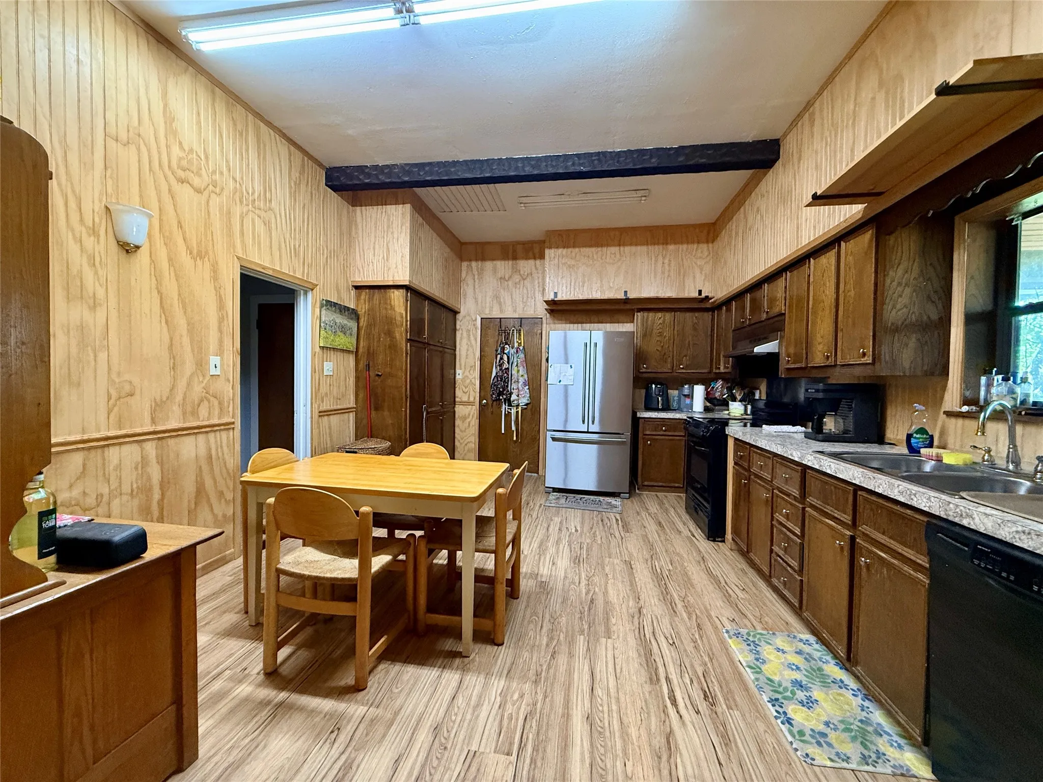 Single Family Residence For Sale in Hamilton County , 20959 Hwy 281, Hico, Texas 76457, 3 Bedroom, 2 Bathroom, Garage spaces, 6,000 Sqft, built in 0, mls#21345060, Real Estate Agent in Hico, Homes For Sale in Hamilton county, Homes For Sale in Hico, Realtor in Hico Texas, Real Estate Brokerage Independent Realty Texas, Luminita Cordes Realtor