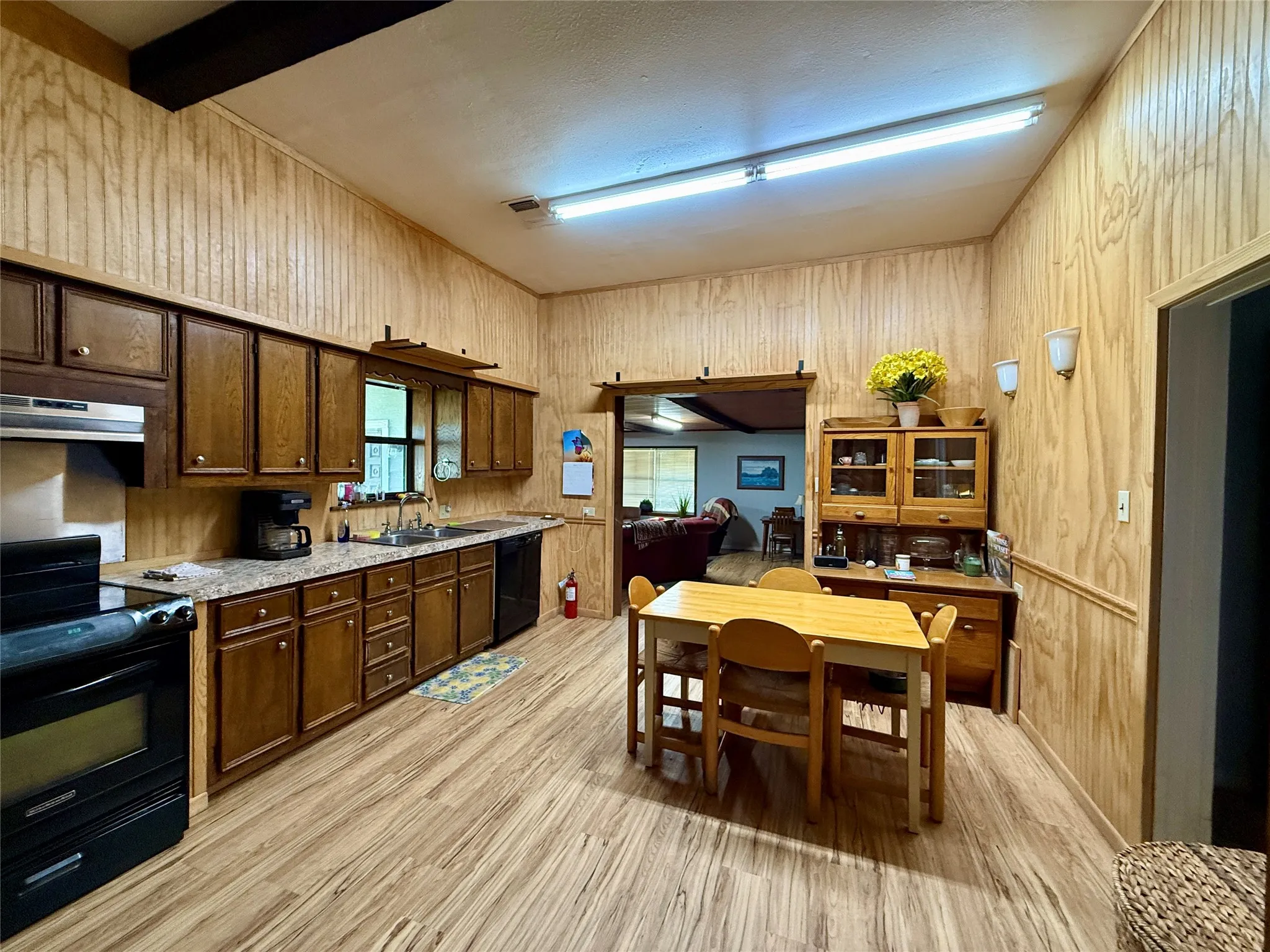 Single Family Residence For Sale in Hamilton County , 20959 Hwy 281, Hico, Texas 76457, 3 Bedroom, 2 Bathroom, Garage spaces, 6,000 Sqft, built in 0, mls#21345060, Real Estate Agent in Hico, Homes For Sale in Hamilton county, Homes For Sale in Hico, Realtor in Hico Texas, Real Estate Brokerage Independent Realty Texas, Luminita Cordes Realtor