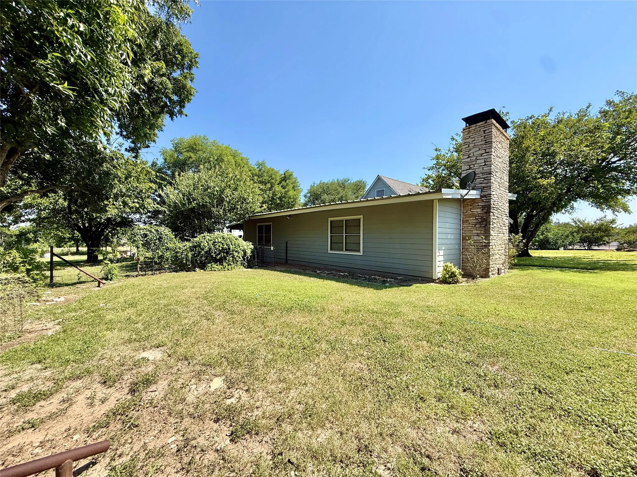 Single Family Residence For Sale in Hamilton County , 20959 Hwy 281, Hico, Texas 76457, 3 Bedroom, 2 Bathroom, Garage spaces, 6,000 Sqft, built in 0, mls#21345060, Real Estate Agent in Hico, Homes For Sale in Hamilton county, Homes For Sale in Hico, Realtor in Hico Texas, Real Estate Brokerage Independent Realty Texas, Luminita Cordes Realtor