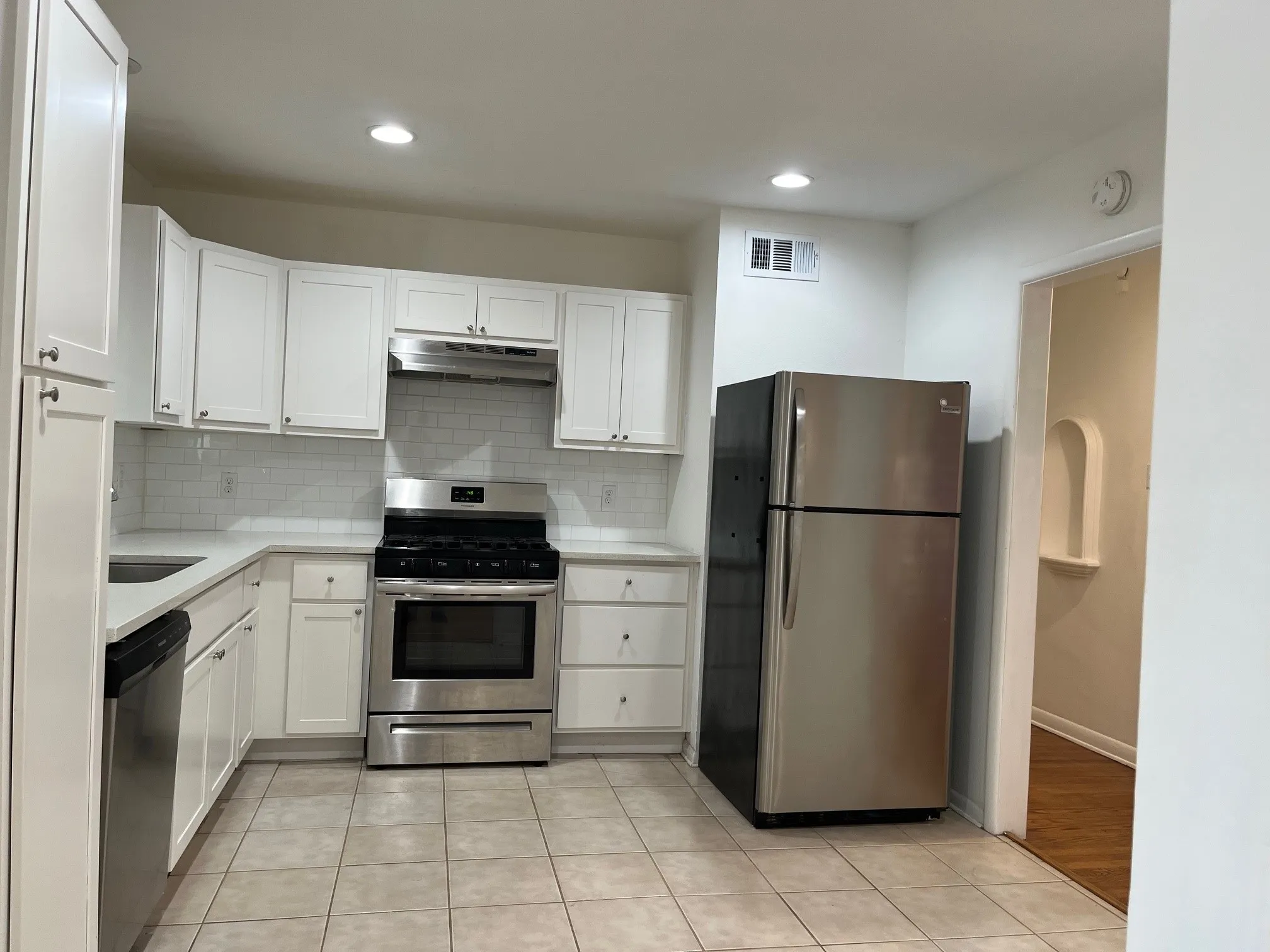 Duplex For Rent in Dallas County , 9532 Dixie Lane, Dallas, Texas 75228, 2 Bedroom, 1 Bathroom, 1 Garage spaces, 1,308 Sqft, built in 1952, mls#21344997, Real Estate Agent in Dallas, Homes For Rent in Dallas county, Homes For Rent in Dallas, Realtor in Dallas Texas, Real Estate Brokerage Independent Realty Texas, Luminita Cordes Realtor