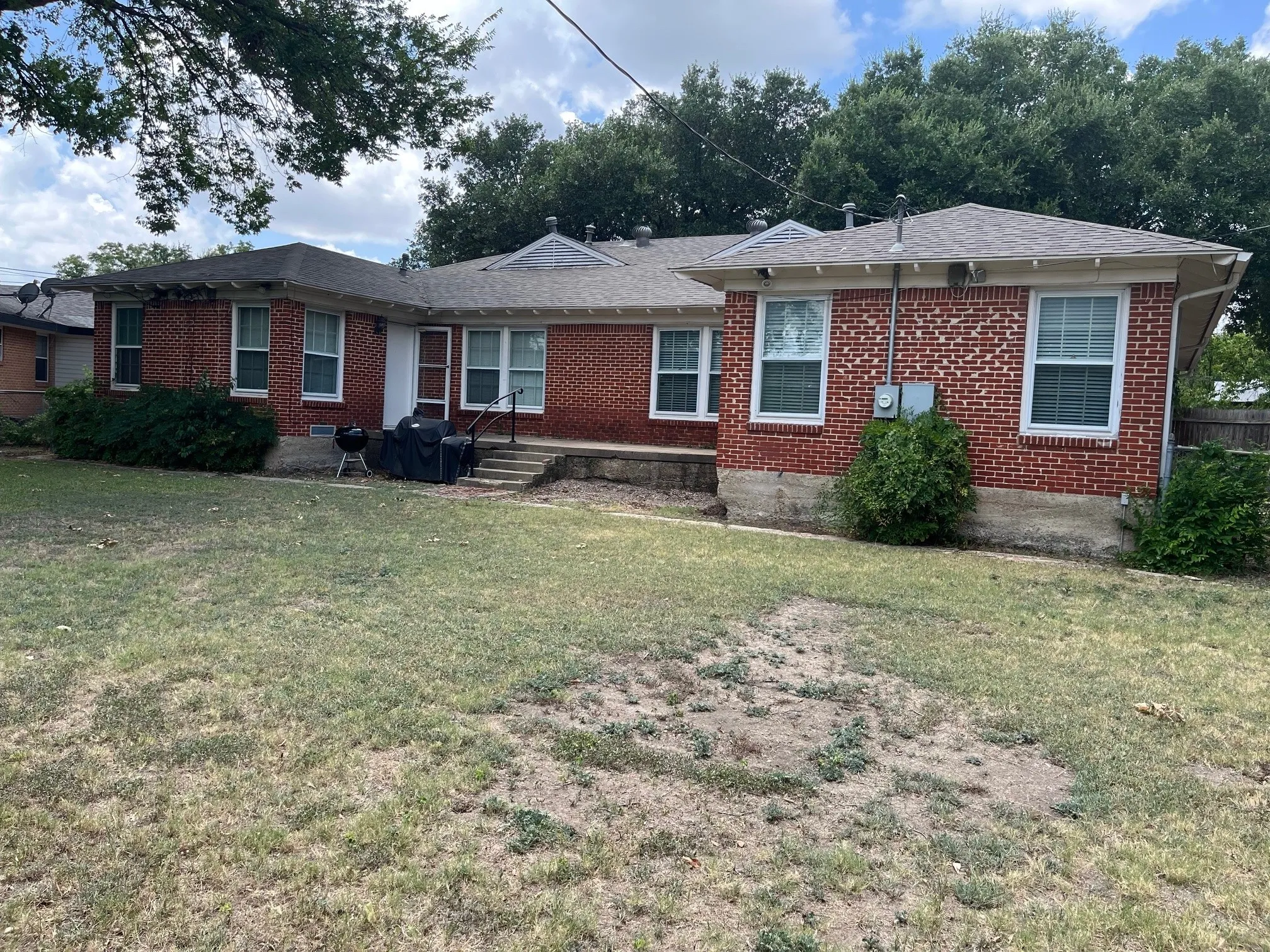 Duplex For Rent in Dallas County , 9532 Dixie Lane, Dallas, Texas 75228, 2 Bedroom, 1 Bathroom, 1 Garage spaces, 1,308 Sqft, built in 1952, mls#21344997, Real Estate Agent in Dallas, Homes For Rent in Dallas county, Homes For Rent in Dallas, Realtor in Dallas Texas, Real Estate Brokerage Independent Realty Texas, Luminita Cordes Realtor