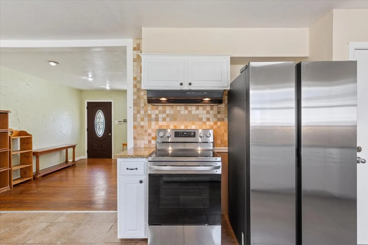 Single Family Residence For Sale in Mc Lennan County , 4617 Colonial Avenue, Waco, Texas 76710, 3 Bedroom, 2 Bathroom, 1 Garage spaces, 1,286 Sqft, built in 1960, mls#21345031, Real Estate Agent in Waco, Homes For Sale in Mc Lennan county, Homes For Sale in Waco, Realtor in Waco Texas, Real Estate Brokerage Independent Realty Texas, Luminita Cordes Realtor