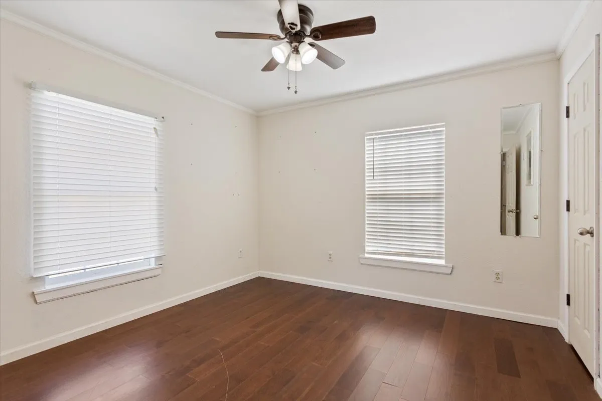 Single Family Residence For Sale in Mc Lennan County , 4617 Colonial Avenue, Waco, Texas 76710, 3 Bedroom, 2 Bathroom, 1 Garage spaces, 1,286 Sqft, built in 1960, mls#21345031, Real Estate Agent in Waco, Homes For Sale in Mc Lennan county, Homes For Sale in Waco, Realtor in Waco Texas, Real Estate Brokerage Independent Realty Texas, Luminita Cordes Realtor