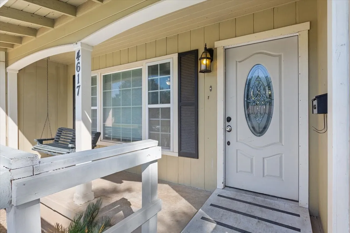 Single Family Residence For Sale in Mc Lennan County , 4617 Colonial Avenue, Waco, Texas 76710, 3 Bedroom, 2 Bathroom, 1 Garage spaces, 1,286 Sqft, built in 1960, mls#21345031, Real Estate Agent in Waco, Homes For Sale in Mc Lennan county, Homes For Sale in Waco, Realtor in Waco Texas, Real Estate Brokerage Independent Realty Texas, Luminita Cordes Realtor