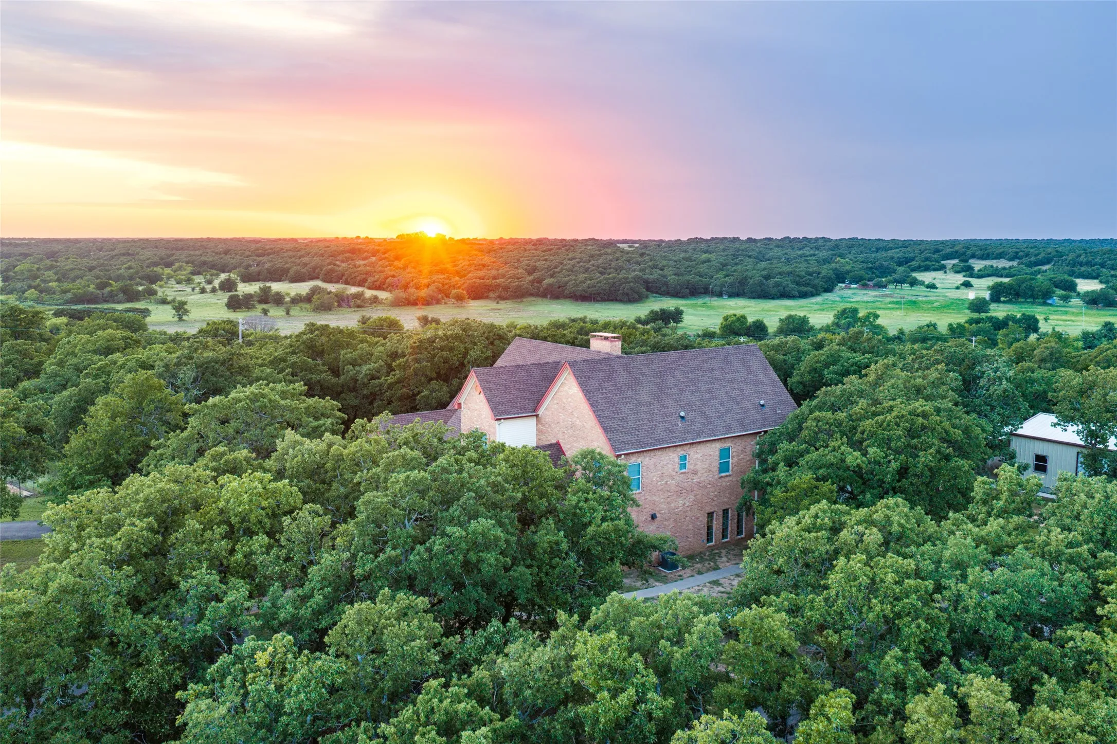 Farm For Sale in Montague County , 6831 State Highway 175, Montague, Texas 76251, 5 Bedroom, 5 Bathroom, 2 Garage spaces, 4,461 Sqft, built in 1999, mls#21345070, Real Estate Agent in Montague, Homes For Sale in Montague county, Homes For Sale in Montague, Realtor in Montague Texas, Real Estate Brokerage Independent Realty Texas, Luminita Cordes Realtor