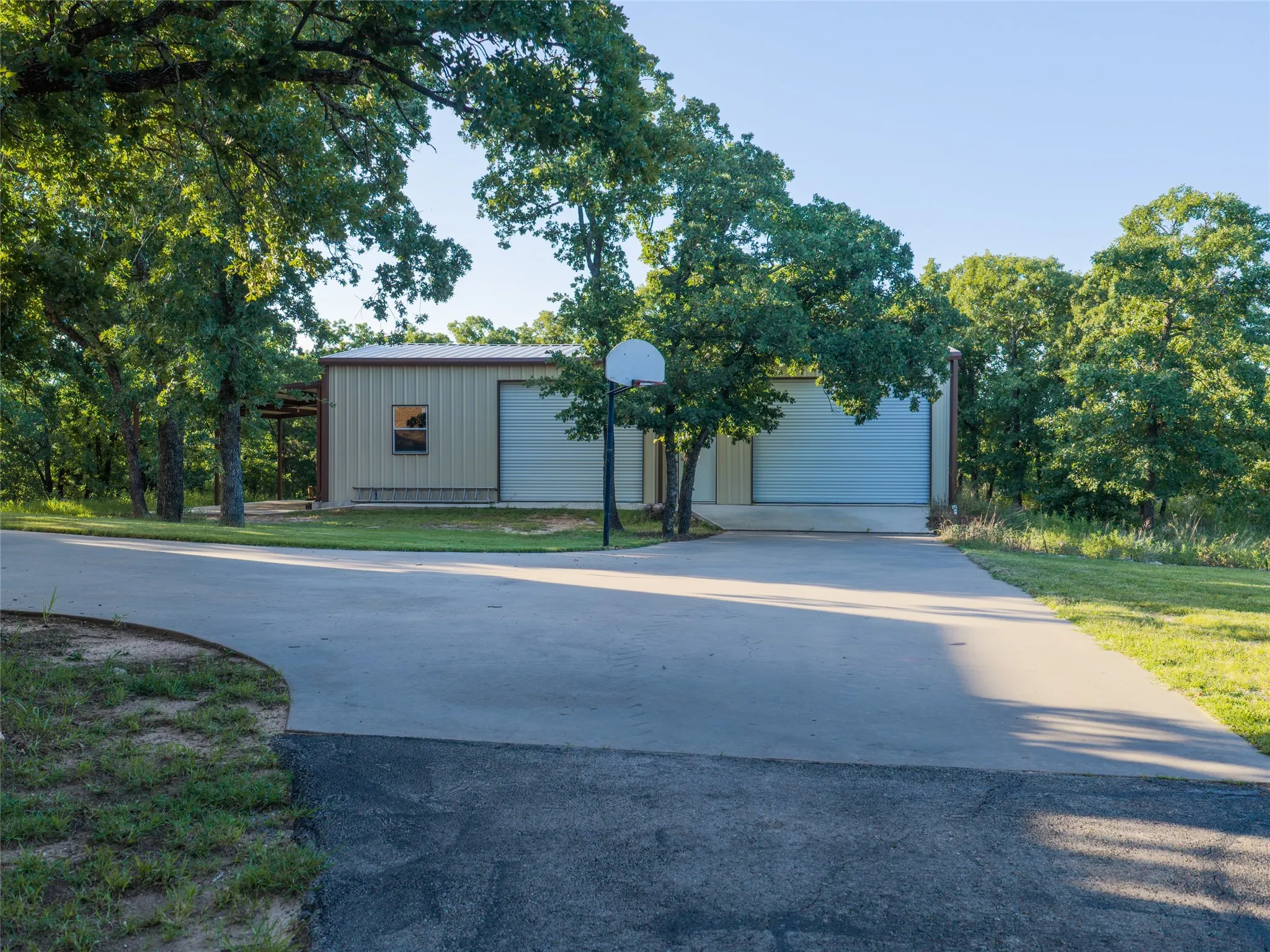 Farm For Sale in Montague County , 6831 State Highway 175, Montague, Texas 76251, 5 Bedroom, 5 Bathroom, 2 Garage spaces, 4,461 Sqft, built in 1999, mls#21345070, Real Estate Agent in Montague, Homes For Sale in Montague county, Homes For Sale in Montague, Realtor in Montague Texas, Real Estate Brokerage Independent Realty Texas, Luminita Cordes Realtor