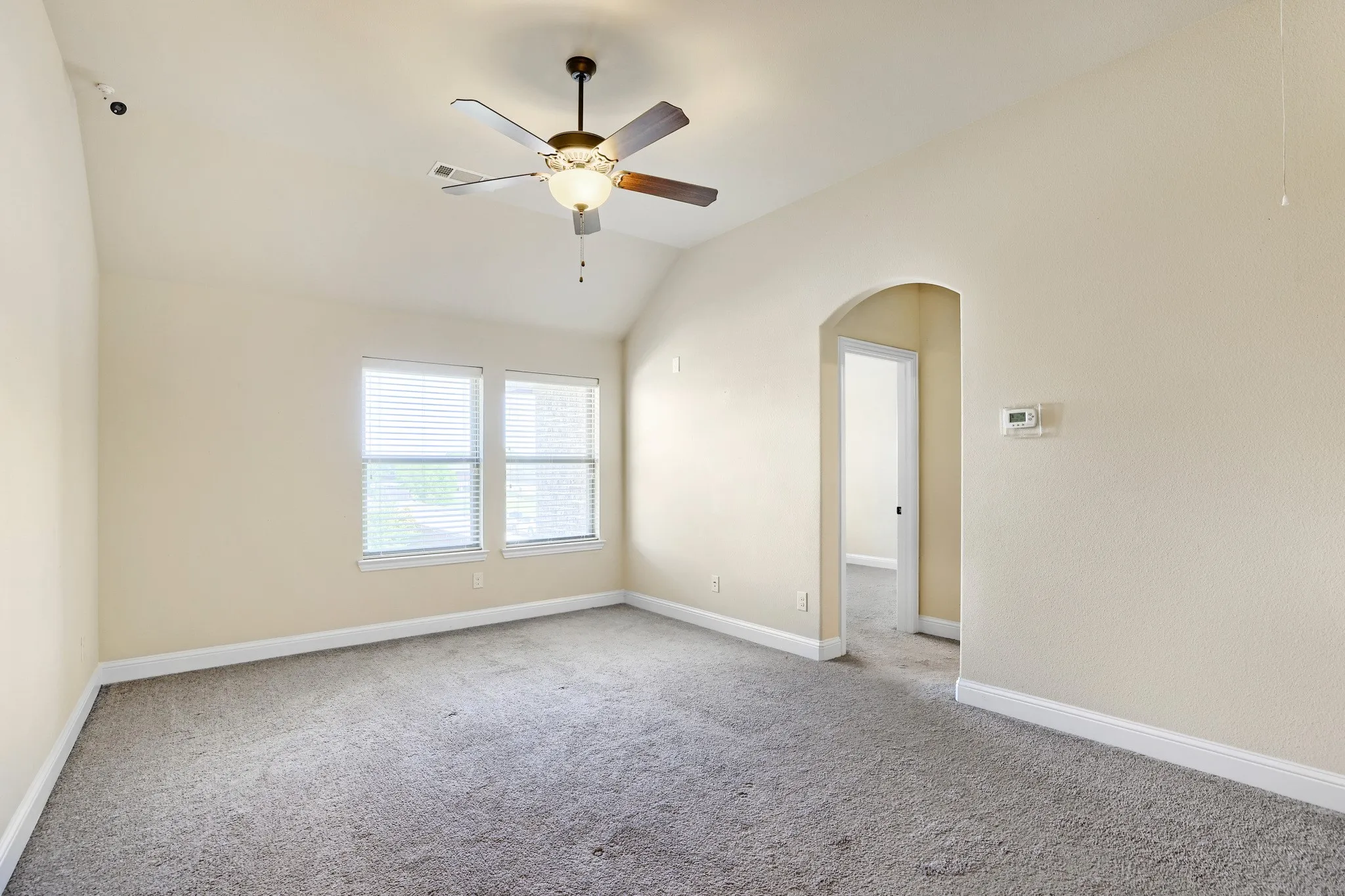 Single Family Residence For Sale in Ellis County , 123 White Oak Lane, Red Oak, Texas 75154, 5 Bedroom, 3 Bathroom, 2 Garage spaces, 3,230 Sqft, built in 2016, mls#21330881, Real Estate Agent in Red Oak, Homes For Sale in Ellis county, Homes For Sale in Red Oak, Realtor in Red Oak Texas, Real Estate Brokerage Independent Realty Texas, Luminita Cordes Realtor