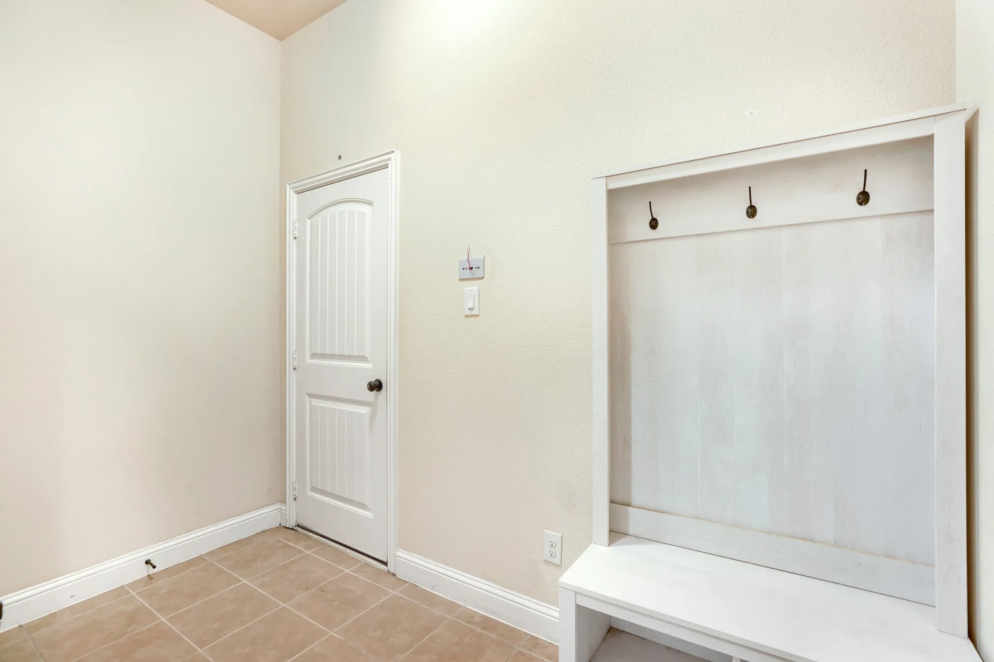 Single Family Residence For Sale in Ellis County , 123 White Oak Lane, Red Oak, Texas 75154, 5 Bedroom, 3 Bathroom, 2 Garage spaces, 3,230 Sqft, built in 2016, mls#21330881, Real Estate Agent in Red Oak, Homes For Sale in Ellis county, Homes For Sale in Red Oak, Realtor in Red Oak Texas, Real Estate Brokerage Independent Realty Texas, Luminita Cordes Realtor