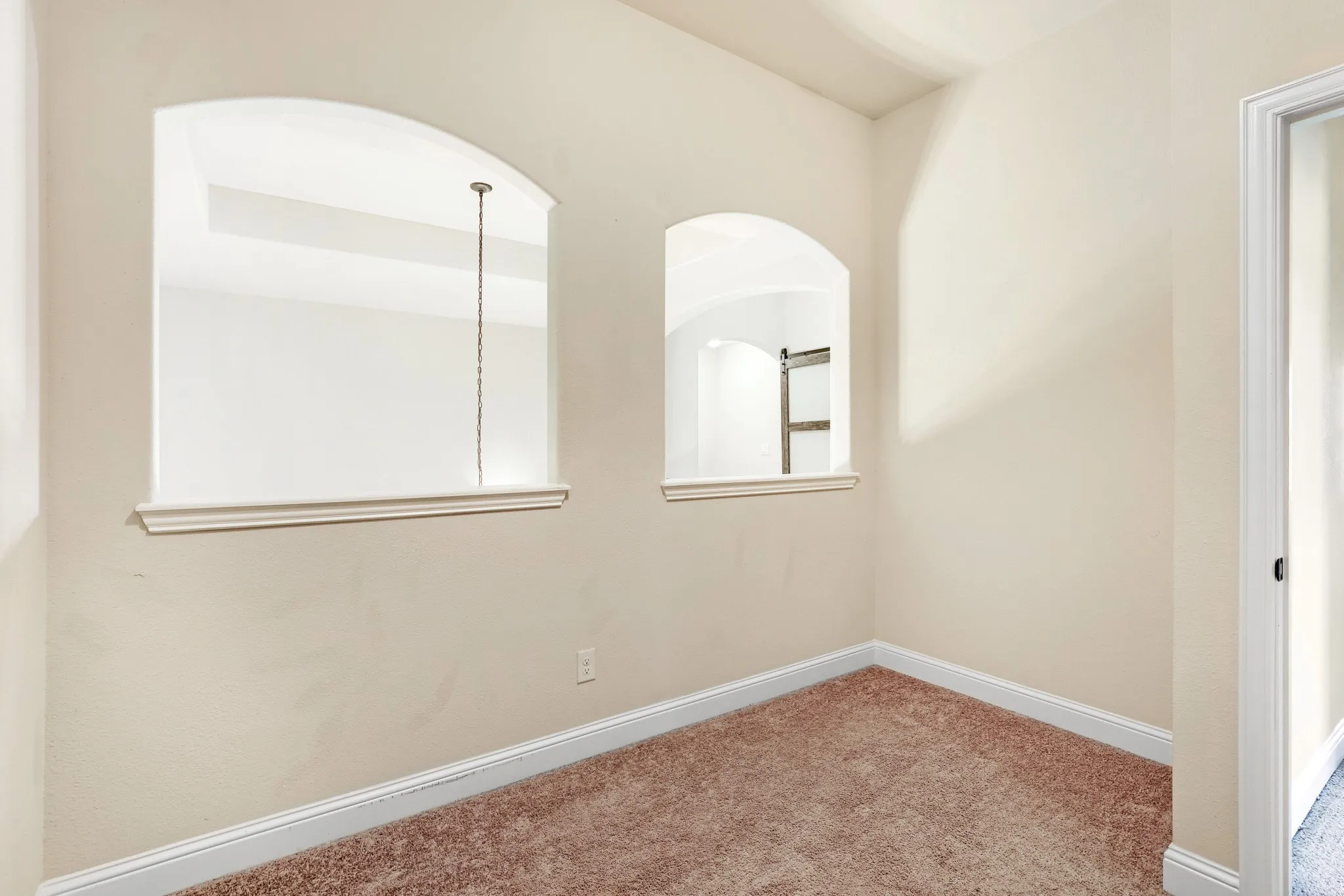 Single Family Residence For Sale in Ellis County , 123 White Oak Lane, Red Oak, Texas 75154, 5 Bedroom, 3 Bathroom, 2 Garage spaces, 3,230 Sqft, built in 2016, mls#21330881, Real Estate Agent in Red Oak, Homes For Sale in Ellis county, Homes For Sale in Red Oak, Realtor in Red Oak Texas, Real Estate Brokerage Independent Realty Texas, Luminita Cordes Realtor