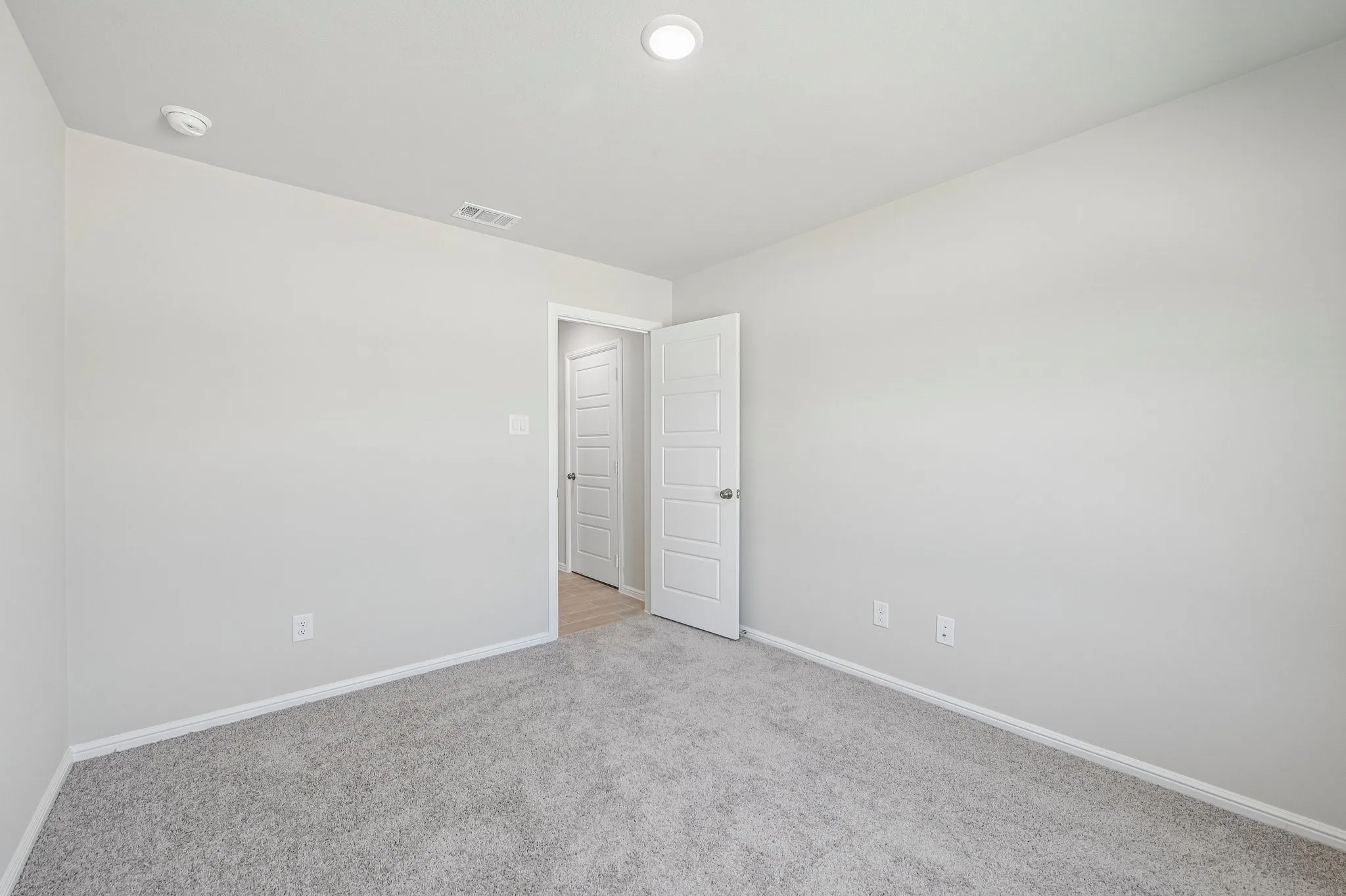 Single Family Residence For Sale in Tarrant County , 7600 Sapwood Drive, Fort Worth, Texas 76131, 4 Bedroom, 2 Bathroom, 2 Garage spaces, 1,877 Sqft, built in 2026, mls#21339870, Real Estate Agent in Fort Worth, Homes For Sale in Tarrant county, Homes For Sale in Fort Worth, Realtor in Fort Worth Texas, Real Estate Brokerage Independent Realty Texas, Luminita Cordes Realtor