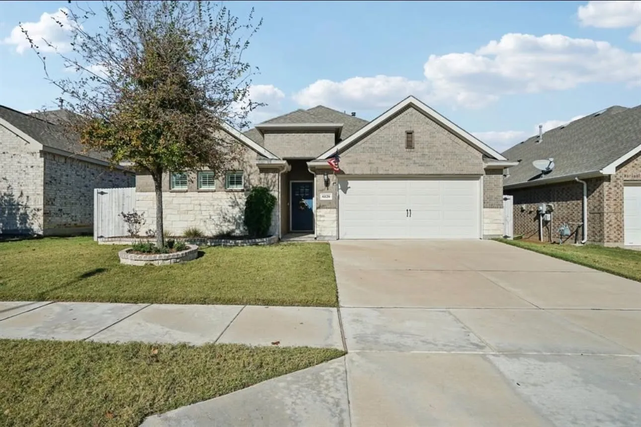 Single Family Residence For Rent in Tarrant County , 6120 Fall Creek Lane, Fort Worth, Texas 76123, 3 Bedroom, 2 Bathroom, 2 Garage spaces, 1,610 Sqft, built in 2020, mls#21345077, Real Estate Agent in Fort Worth, Homes For Rent in Tarrant county, Homes For Rent in Fort Worth, Realtor in Fort Worth Texas, Real Estate Brokerage Independent Realty Texas, Luminita Cordes Realtor