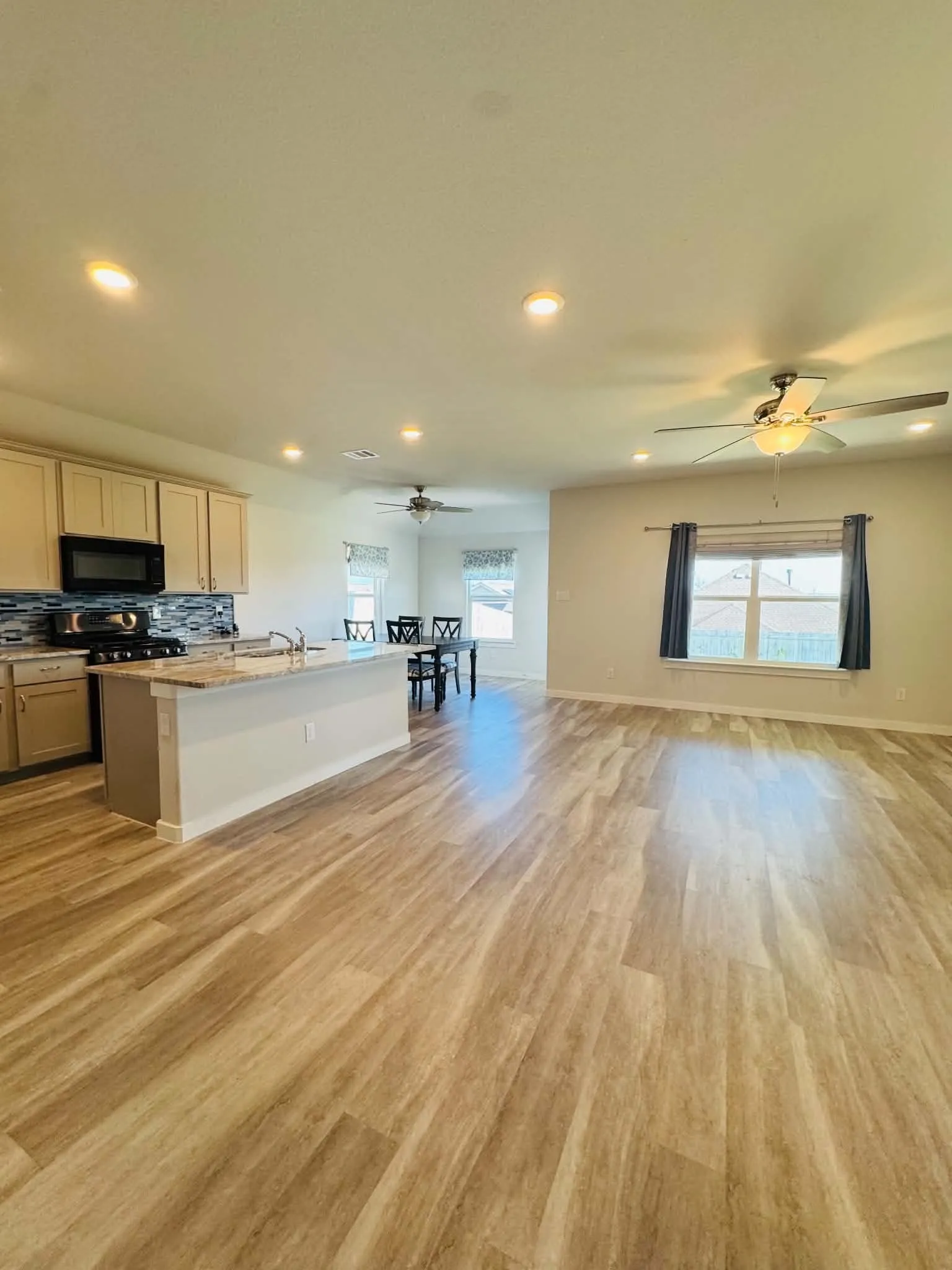 Single Family Residence For Rent in Tarrant County , 6120 Fall Creek Lane, Fort Worth, Texas 76123, 3 Bedroom, 2 Bathroom, 2 Garage spaces, 1,610 Sqft, built in 2020, mls#21345077, Real Estate Agent in Fort Worth, Homes For Rent in Tarrant county, Homes For Rent in Fort Worth, Realtor in Fort Worth Texas, Real Estate Brokerage Independent Realty Texas, Luminita Cordes Realtor