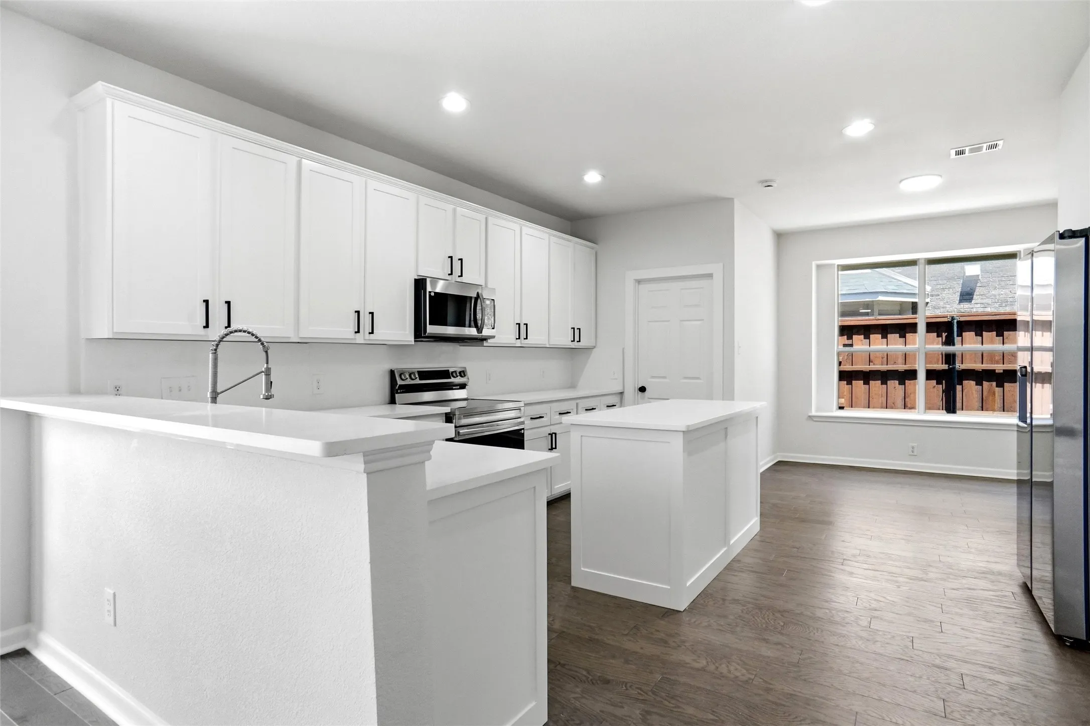 Single Family Residence For Sale in Denton County , 8631 Shakespeare Lane, Frisco, Texas 75036, 5 Bedroom, 3 Bathroom, 2 Garage spaces, 3,173 Sqft, built in 2003, mls#21340896, Real Estate Agent in Frisco, Homes For Sale in Denton county, Homes For Sale in Frisco, Realtor in Frisco Texas, Real Estate Brokerage Independent Realty Texas, Luminita Cordes Realtor