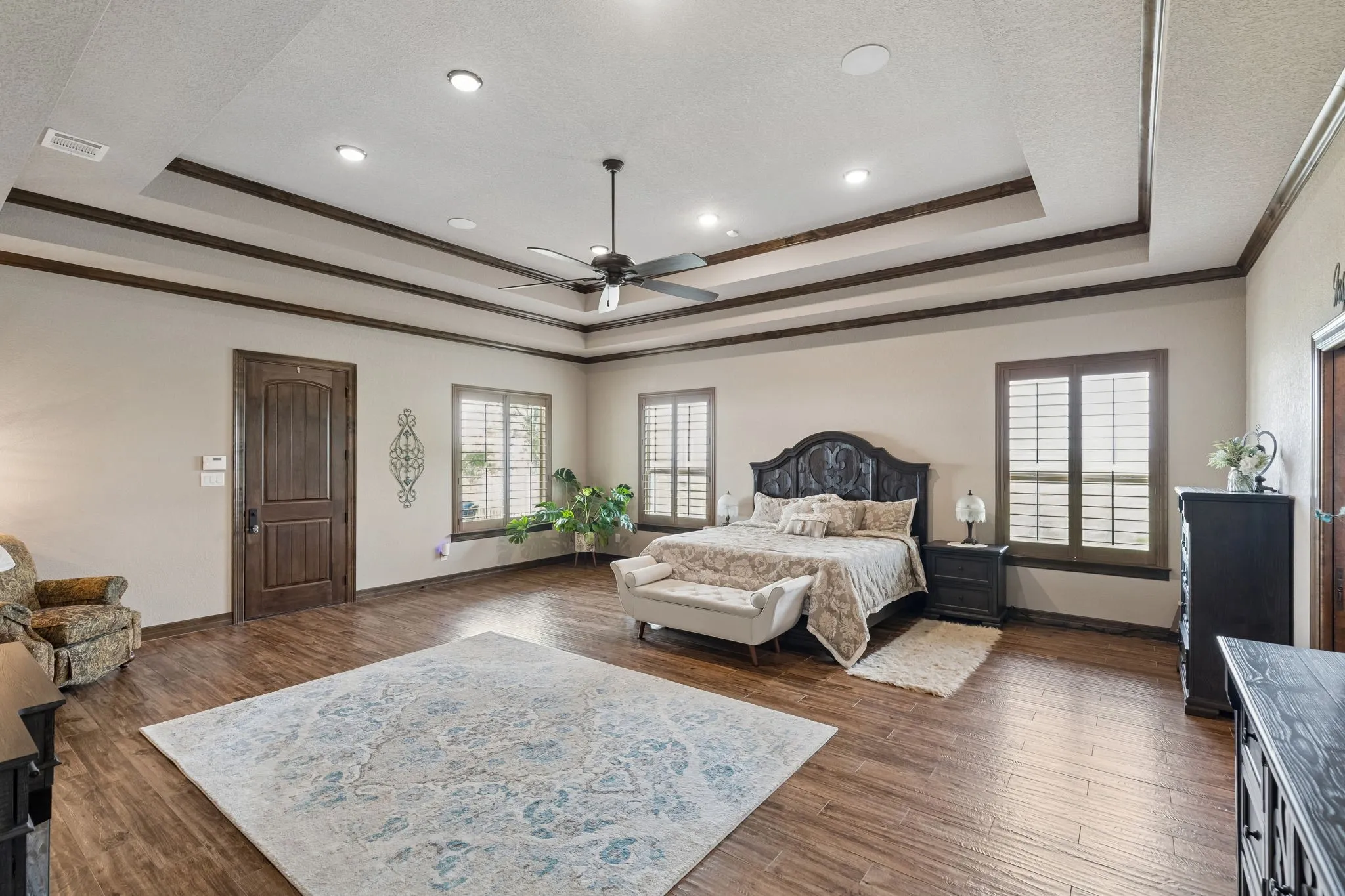 Single Family Residence For Sale in Johnson County , 2009 Lakeshore Drive, Cleburne, Texas 76033, 4 Bedrooms, 4 Bathrooms, 3 Garage spaces, 4,556 Sqft, built in 2015, Price $1,325,000, mls#21244854, Real Estate Agent in Cleburne, Homes For Sale in Johnson county, Homes For Sale in Cleburne, Realtor in Cleburne Texas, Real Estate Brokerage Independent Realty Texas, Luminita Cordes Realtor