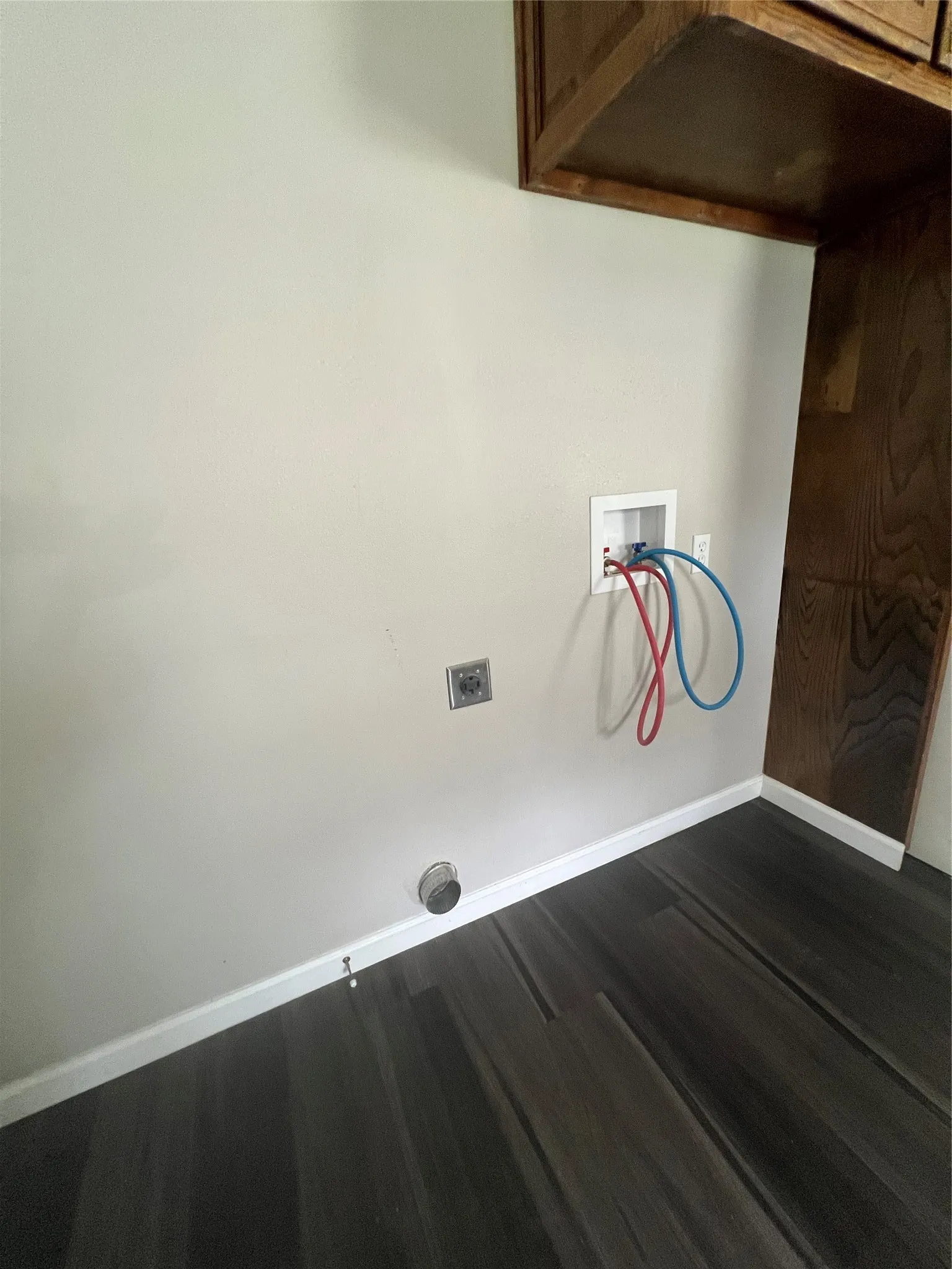 Single Family Residence For Rent in Denton County , 1419 Lindsey, Denton, Texas 76205, 2 Bedroom, 1 Bathroom, Garage spaces, 910 Sqft, built in 1960, mls#21345082, Real Estate Agent in Denton, Homes For Rent in Denton county, Homes For Rent in Denton, Realtor in Denton Texas, Real Estate Brokerage Independent Realty Texas, Luminita Cordes Realtor