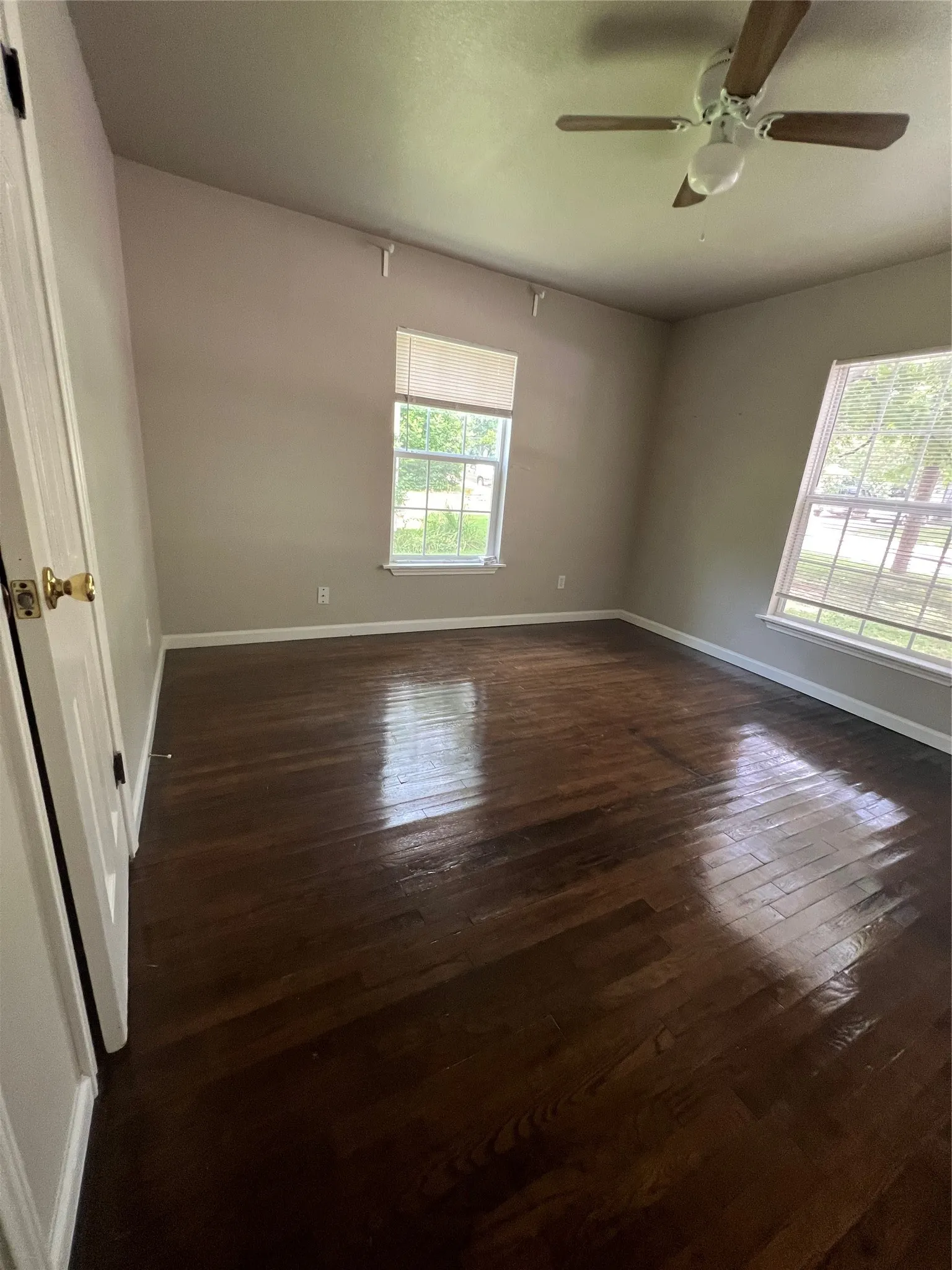 Single Family Residence For Rent in Denton County , 1419 Lindsey, Denton, Texas 76205, 2 Bedroom, 1 Bathroom, Garage spaces, 910 Sqft, built in 1960, mls#21345082, Real Estate Agent in Denton, Homes For Rent in Denton county, Homes For Rent in Denton, Realtor in Denton Texas, Real Estate Brokerage Independent Realty Texas, Luminita Cordes Realtor
