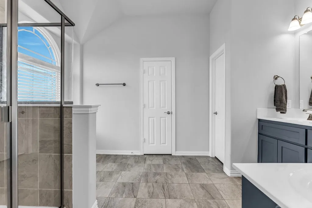 Single Family Residence For Sale in Collin County , 700 Lawndale Street, Celina, Texas 75009, 4 Bedroom, 4 Bathroom, 2 Garage spaces, 3,746 Sqft, built in 2020, mls#21345085, Real Estate Agent in Celina, Homes For Sale in Collin county, Homes For Sale in Celina, Realtor in Celina Texas, Real Estate Brokerage Independent Realty Texas, Luminita Cordes Realtor