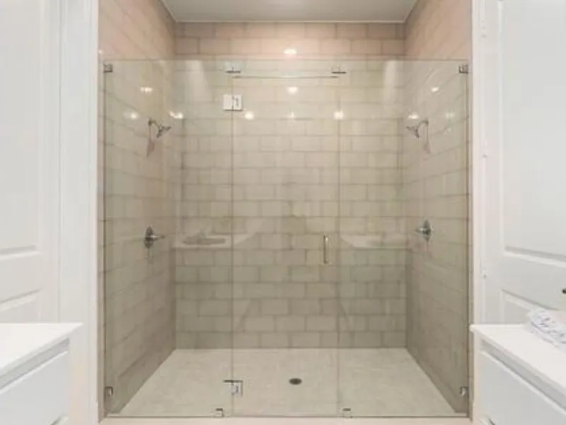 Second floor en suite bathroom (new home rendering)