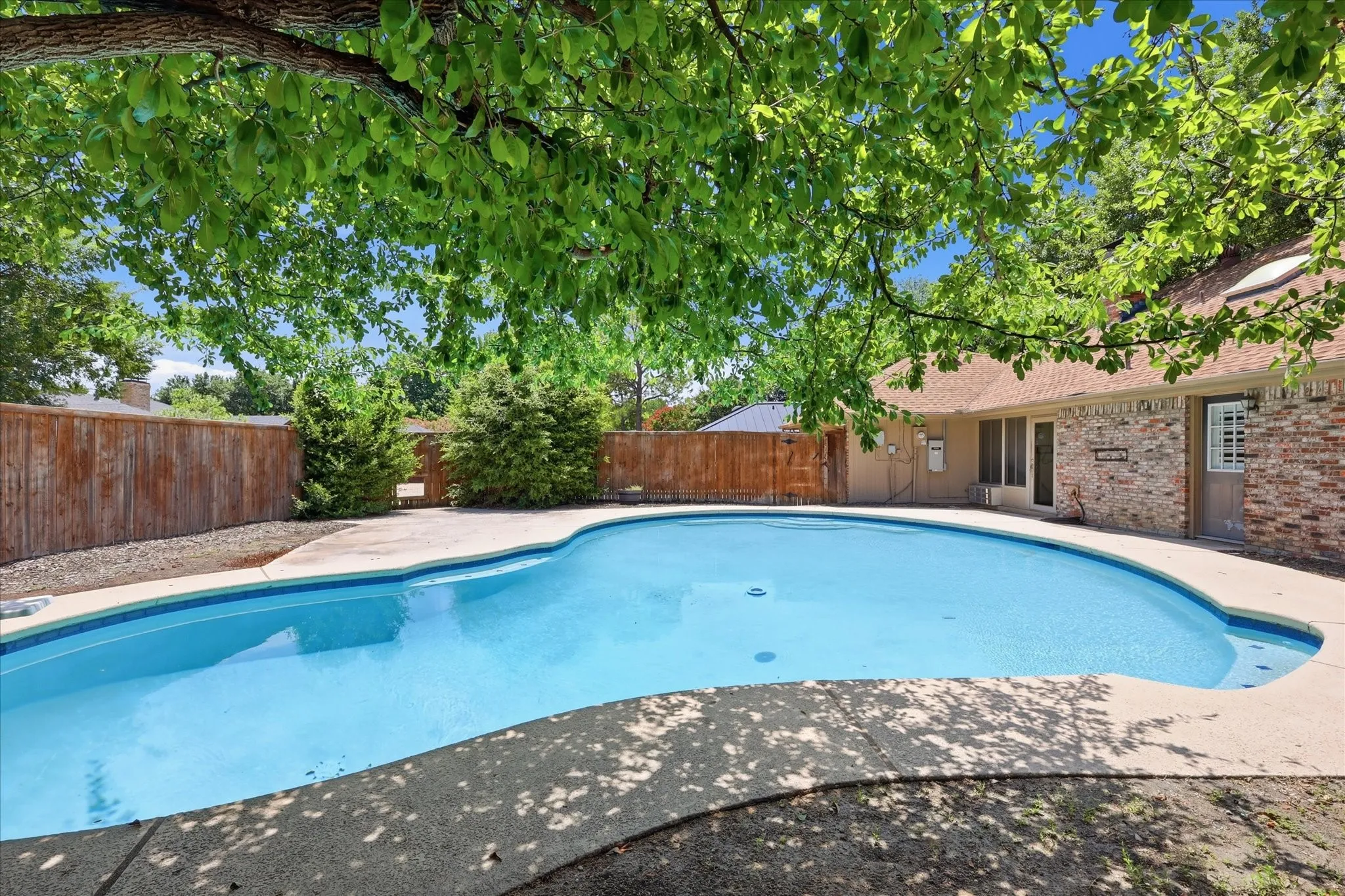 Single Family Residence For Sale in Dallas County , 108 Deann Lane, Coppell, Texas 75019, 3 Bedroom, 2 Bathroom, 2 Garage spaces, 1,741 Sqft, built in 1984, mls#21336350, Real Estate Agent in Coppell, Homes For Sale in Dallas county, Homes For Sale in Coppell, Realtor in Coppell Texas, Real Estate Brokerage Independent Realty Texas, Luminita Cordes Realtor
