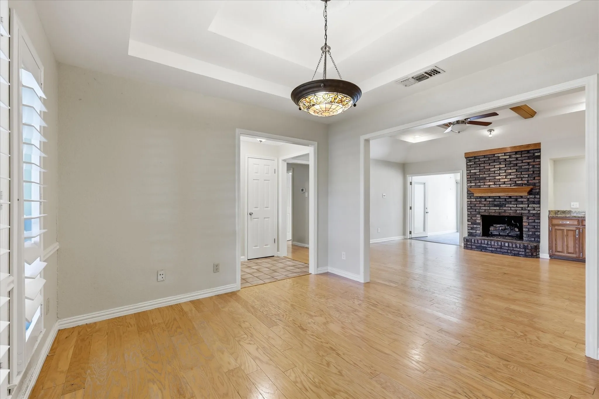Single Family Residence For Sale in Dallas County , 108 Deann Lane, Coppell, Texas 75019, 3 Bedroom, 2 Bathroom, 2 Garage spaces, 1,741 Sqft, built in 1984, mls#21336350, Real Estate Agent in Coppell, Homes For Sale in Dallas county, Homes For Sale in Coppell, Realtor in Coppell Texas, Real Estate Brokerage Independent Realty Texas, Luminita Cordes Realtor