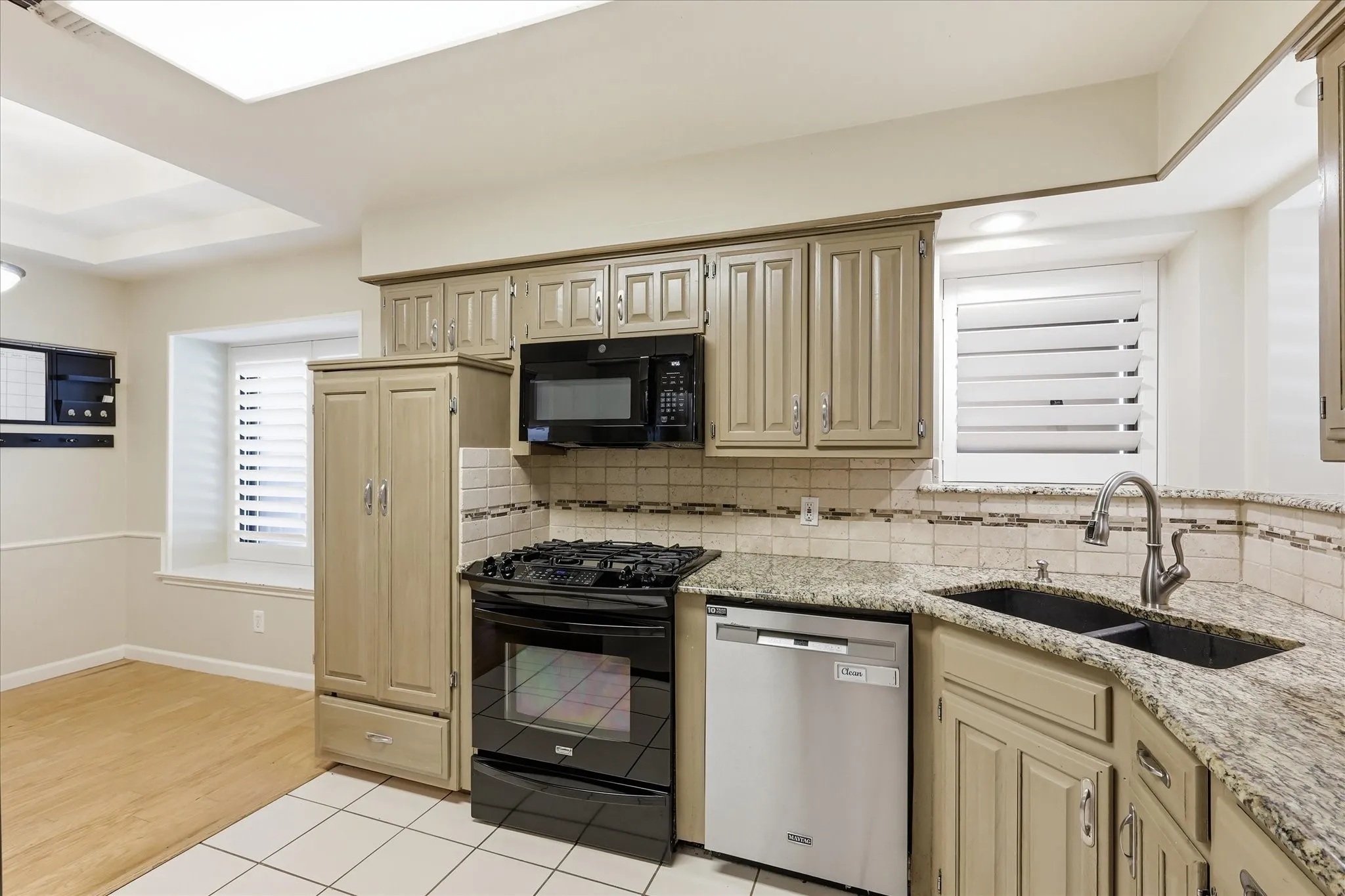 Single Family Residence For Sale in Dallas County , 108 Deann Lane, Coppell, Texas 75019, 3 Bedroom, 2 Bathroom, 2 Garage spaces, 1,741 Sqft, built in 1984, mls#21336350, Real Estate Agent in Coppell, Homes For Sale in Dallas county, Homes For Sale in Coppell, Realtor in Coppell Texas, Real Estate Brokerage Independent Realty Texas, Luminita Cordes Realtor