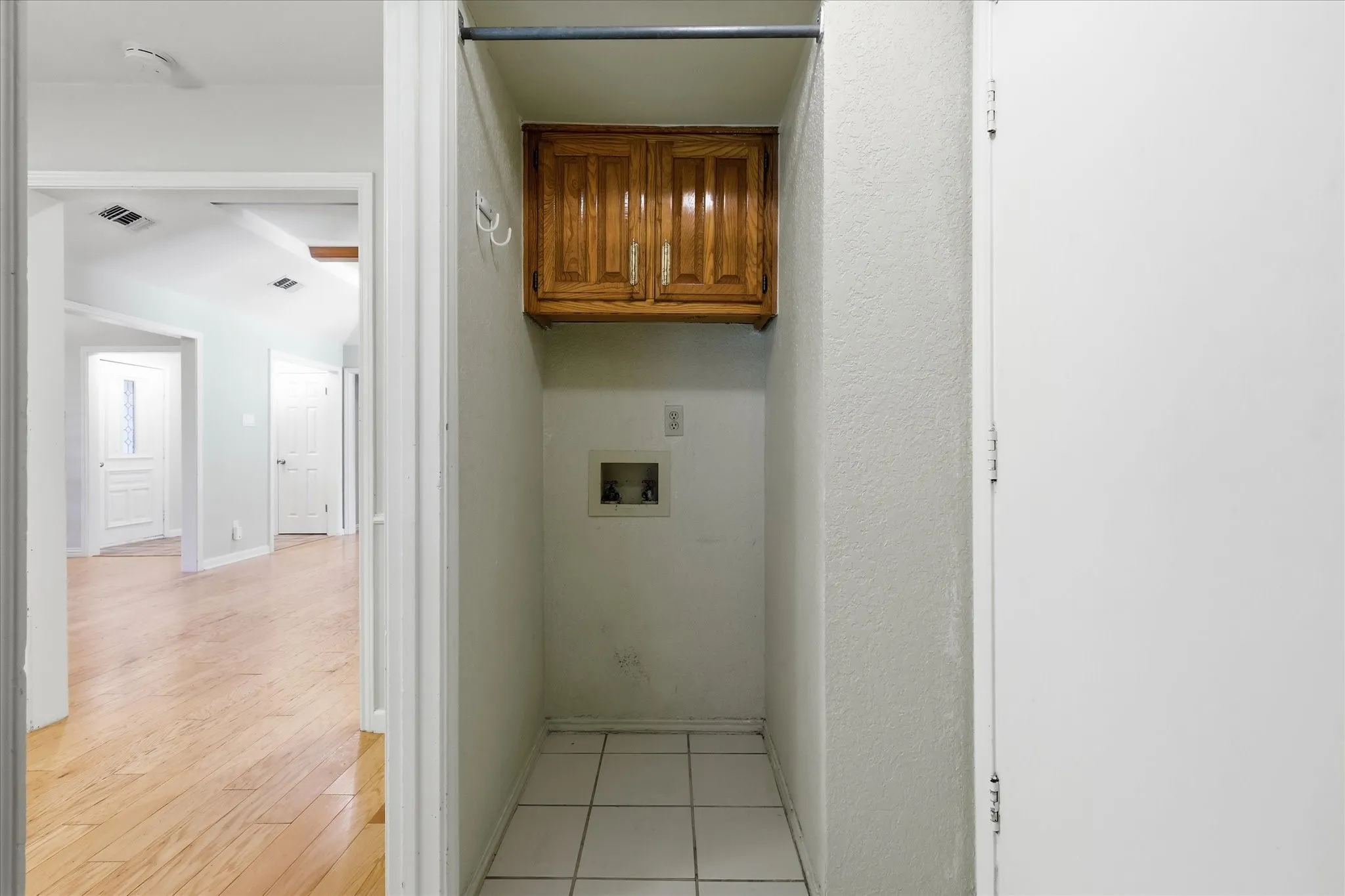 Single Family Residence For Sale in Dallas County , 108 Deann Lane, Coppell, Texas 75019, 3 Bedroom, 2 Bathroom, 2 Garage spaces, 1,741 Sqft, built in 1984, mls#21336350, Real Estate Agent in Coppell, Homes For Sale in Dallas county, Homes For Sale in Coppell, Realtor in Coppell Texas, Real Estate Brokerage Independent Realty Texas, Luminita Cordes Realtor