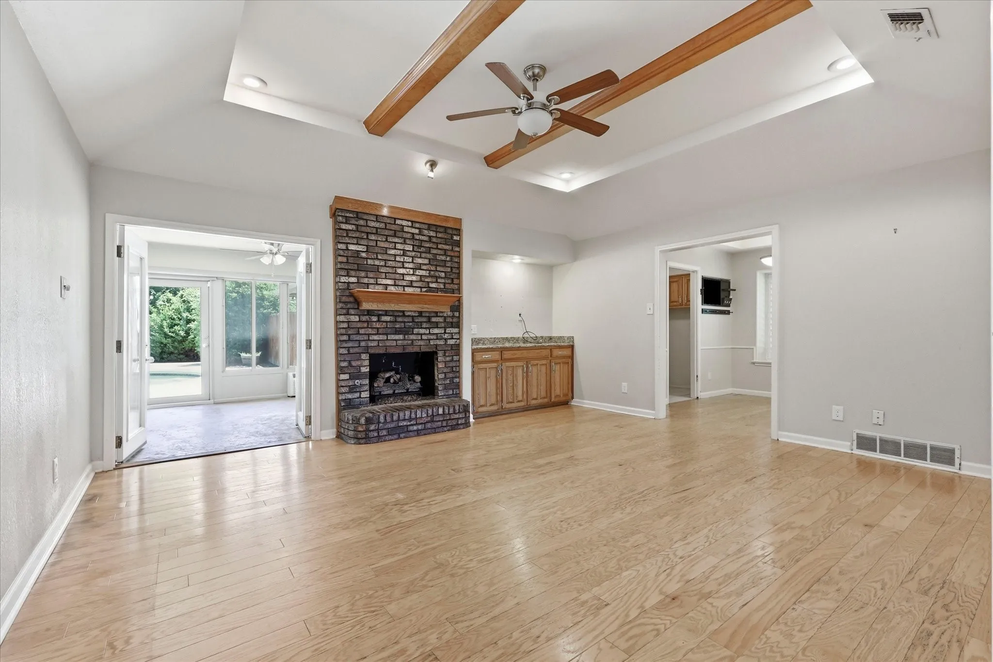 Single Family Residence For Sale in Dallas County , 108 Deann Lane, Coppell, Texas 75019, 3 Bedroom, 2 Bathroom, 2 Garage spaces, 1,741 Sqft, built in 1984, mls#21336350, Real Estate Agent in Coppell, Homes For Sale in Dallas county, Homes For Sale in Coppell, Realtor in Coppell Texas, Real Estate Brokerage Independent Realty Texas, Luminita Cordes Realtor