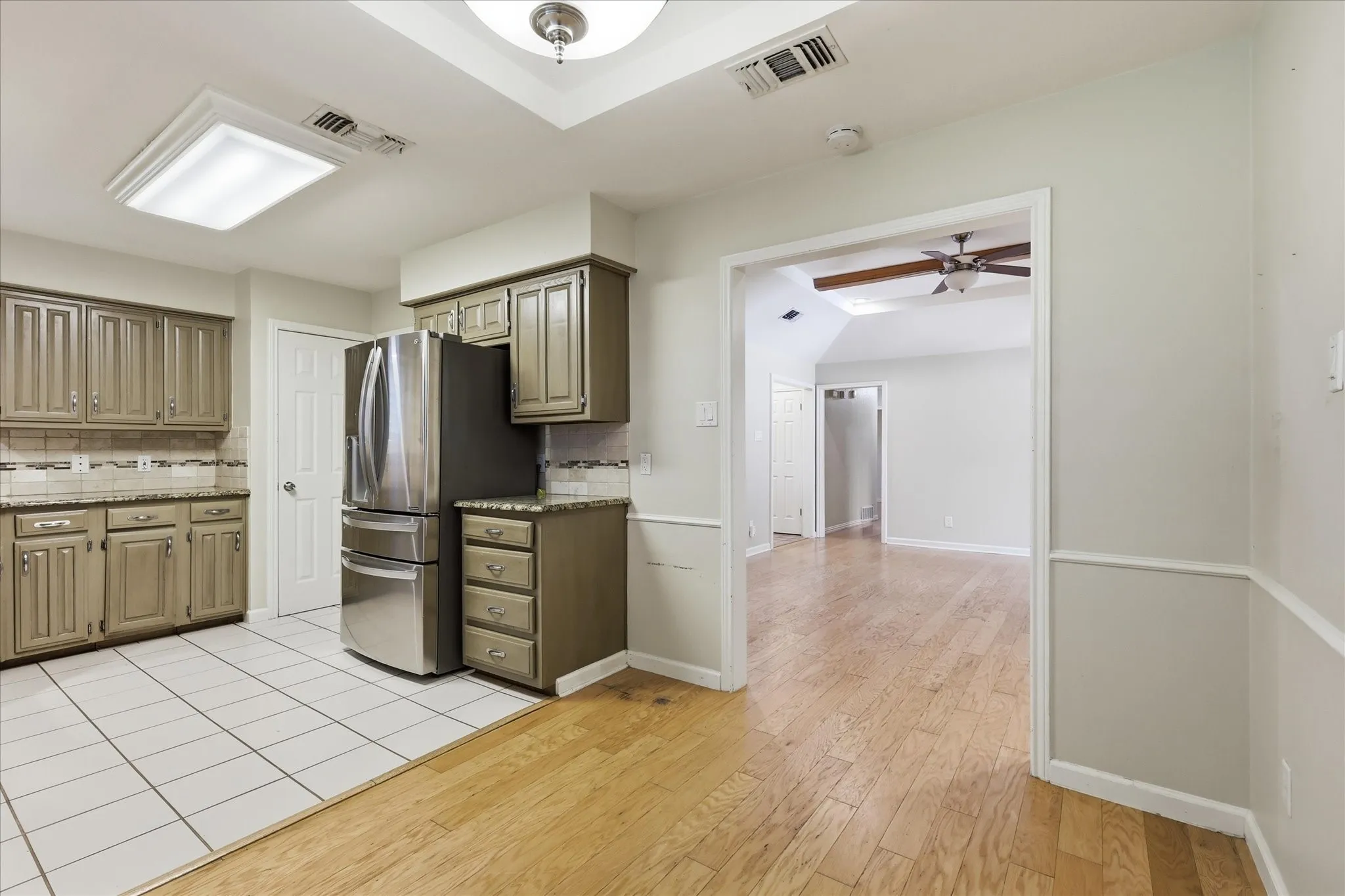 Single Family Residence For Sale in Dallas County , 108 Deann Lane, Coppell, Texas 75019, 3 Bedroom, 2 Bathroom, 2 Garage spaces, 1,741 Sqft, built in 1984, mls#21336350, Real Estate Agent in Coppell, Homes For Sale in Dallas county, Homes For Sale in Coppell, Realtor in Coppell Texas, Real Estate Brokerage Independent Realty Texas, Luminita Cordes Realtor