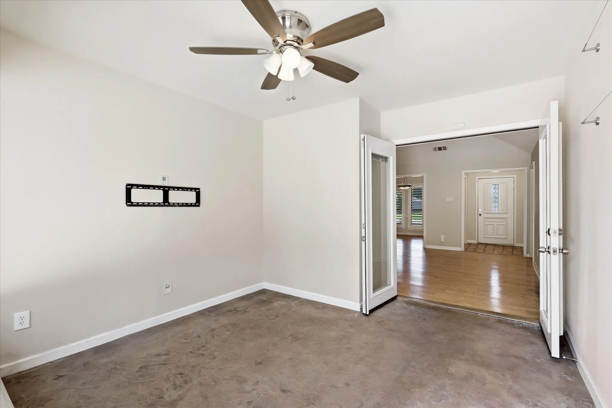 Single Family Residence For Sale in Dallas County , 108 Deann Lane, Coppell, Texas 75019, 3 Bedroom, 2 Bathroom, 2 Garage spaces, 1,741 Sqft, built in 1984, mls#21336350, Real Estate Agent in Coppell, Homes For Sale in Dallas county, Homes For Sale in Coppell, Realtor in Coppell Texas, Real Estate Brokerage Independent Realty Texas, Luminita Cordes Realtor