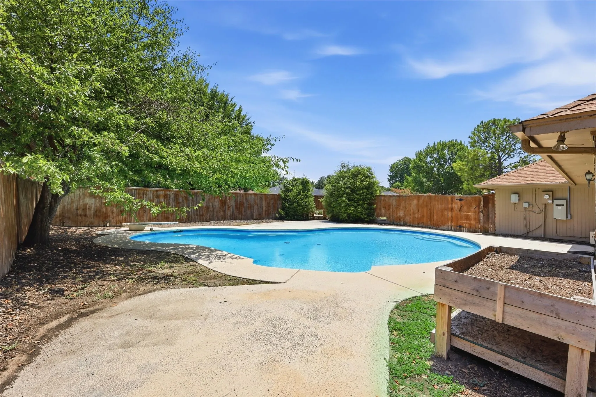 Single Family Residence For Sale in Dallas County , 108 Deann Lane, Coppell, Texas 75019, 3 Bedroom, 2 Bathroom, 2 Garage spaces, 1,741 Sqft, built in 1984, mls#21336350, Real Estate Agent in Coppell, Homes For Sale in Dallas county, Homes For Sale in Coppell, Realtor in Coppell Texas, Real Estate Brokerage Independent Realty Texas, Luminita Cordes Realtor