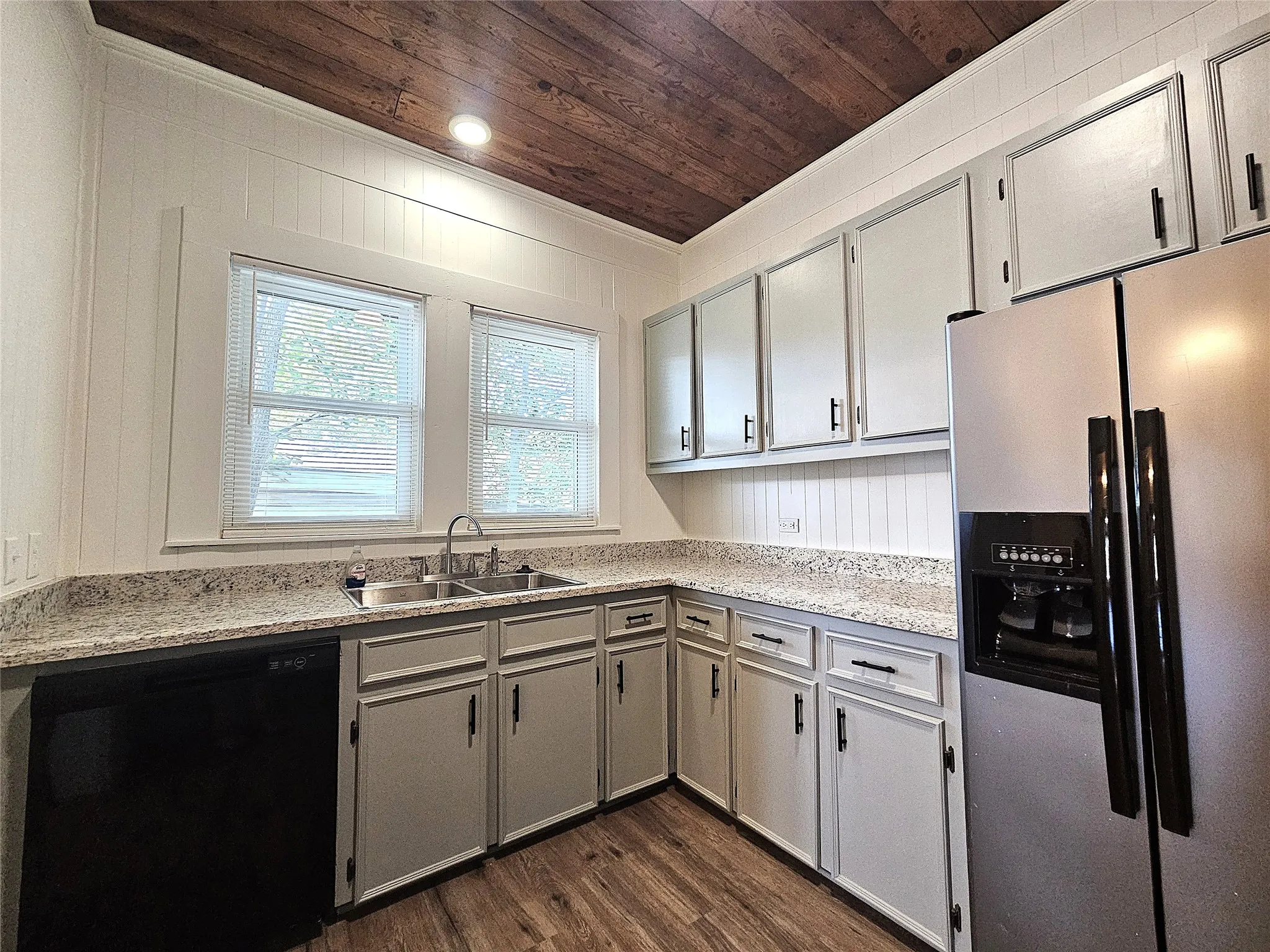 Single Family Residence For Sale in Limestone County , 305 W Sabine Street, Groesbeck, Texas 76642, 3 Bedroom, 2 Bathroom, Garage spaces, 1,590 Sqft, built in 0, mls#21344039, Real Estate Agent in Groesbeck, Homes For Sale in Limestone county, Homes For Sale in Groesbeck, Realtor in Groesbeck Texas, Real Estate Brokerage Independent Realty Texas, Luminita Cordes Realtor