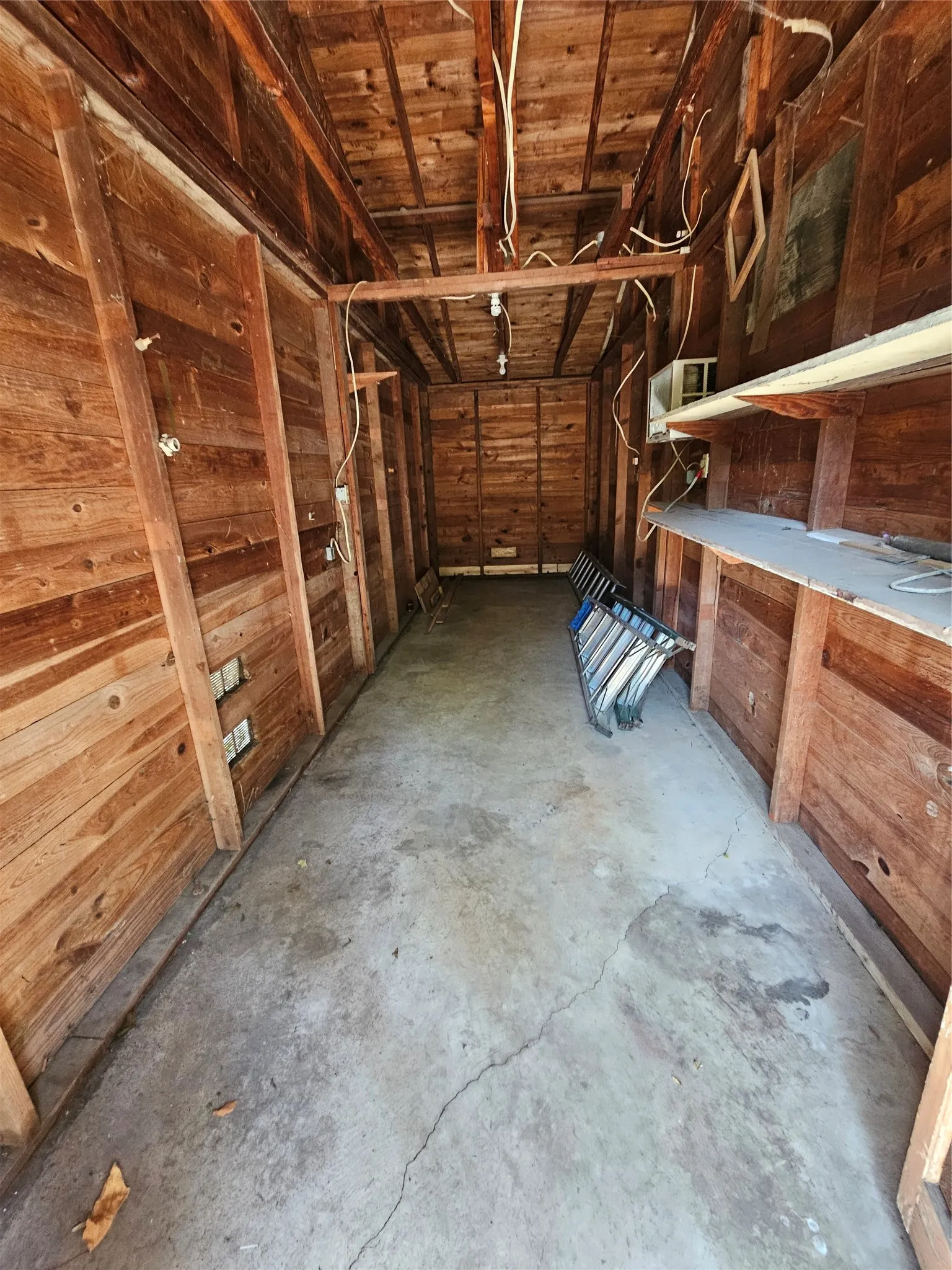 Single Family Residence For Sale in Limestone County , 305 W Sabine Street, Groesbeck, Texas 76642, 3 Bedroom, 2 Bathroom, Garage spaces, 1,590 Sqft, built in 0, mls#21344039, Real Estate Agent in Groesbeck, Homes For Sale in Limestone county, Homes For Sale in Groesbeck, Realtor in Groesbeck Texas, Real Estate Brokerage Independent Realty Texas, Luminita Cordes Realtor