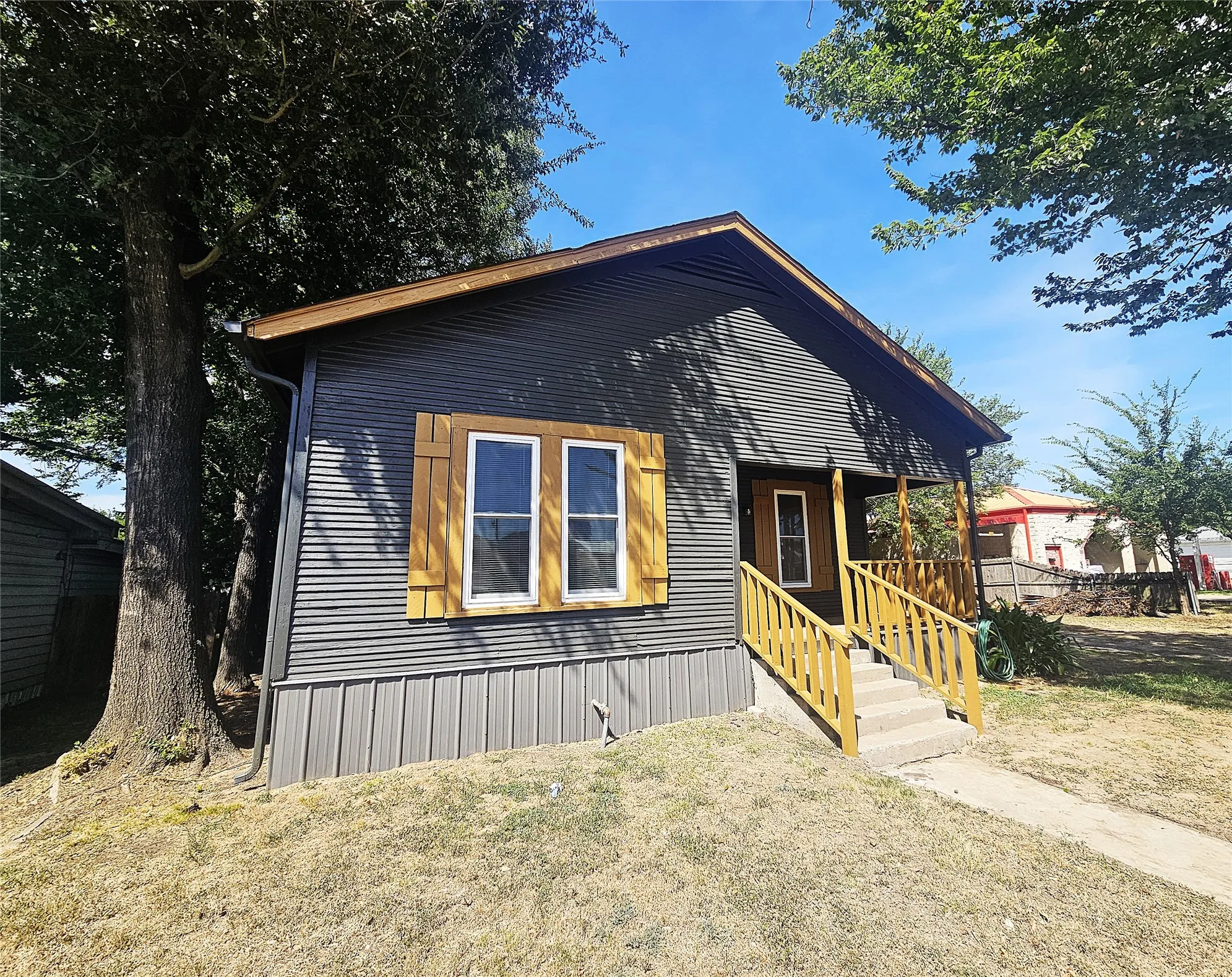 Single Family Residence For Sale in Limestone County , 305 W Sabine Street, Groesbeck, Texas 76642, 3 Bedroom, 2 Bathroom, Garage spaces, 1,590 Sqft, built in 0, mls#21344039, Real Estate Agent in Groesbeck, Homes For Sale in Limestone county, Homes For Sale in Groesbeck, Realtor in Groesbeck Texas, Real Estate Brokerage Independent Realty Texas, Luminita Cordes Realtor