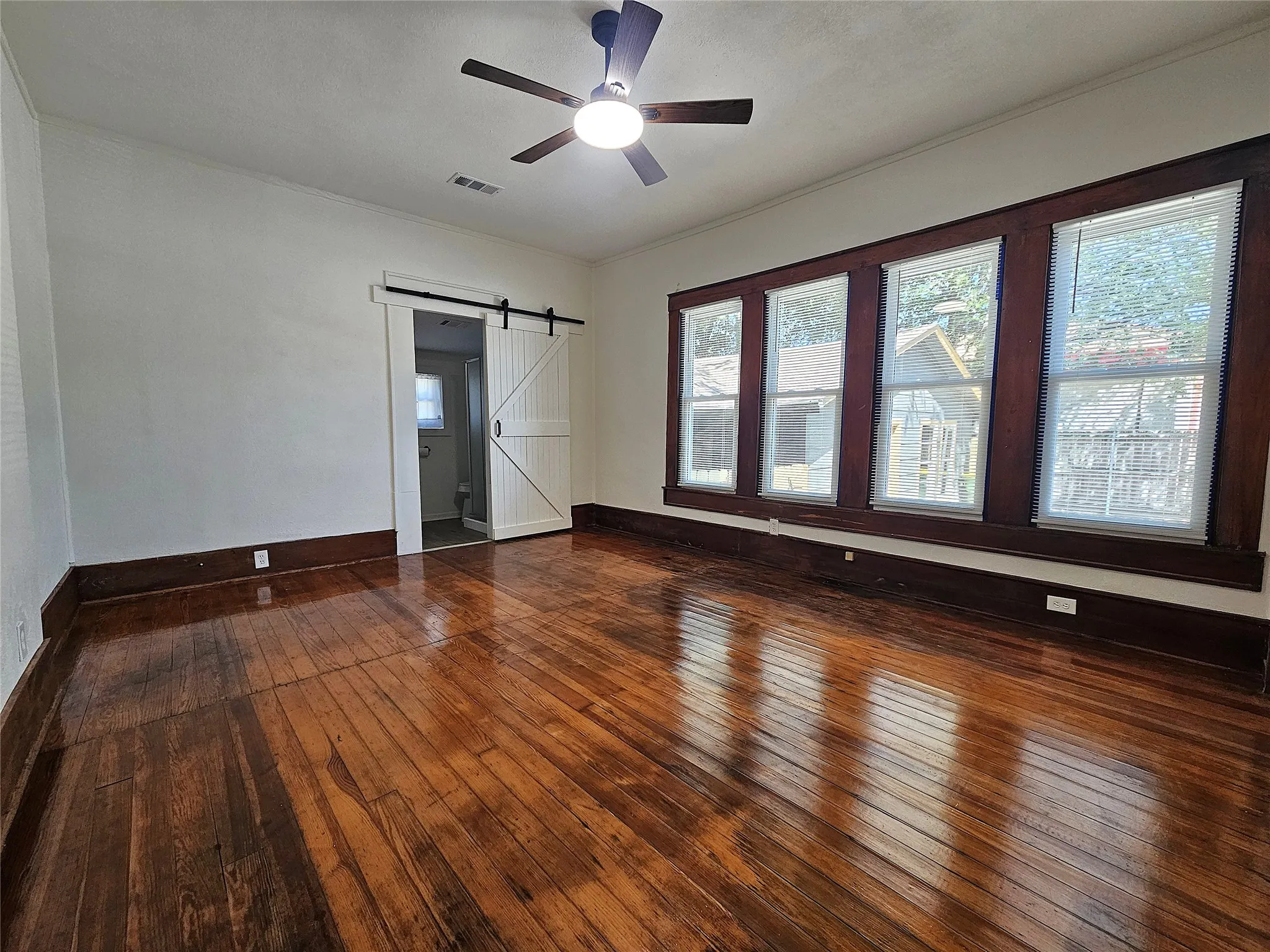 Single Family Residence For Sale in Limestone County , 305 W Sabine Street, Groesbeck, Texas 76642, 3 Bedroom, 2 Bathroom, Garage spaces, 1,590 Sqft, built in 0, mls#21344039, Real Estate Agent in Groesbeck, Homes For Sale in Limestone county, Homes For Sale in Groesbeck, Realtor in Groesbeck Texas, Real Estate Brokerage Independent Realty Texas, Luminita Cordes Realtor
