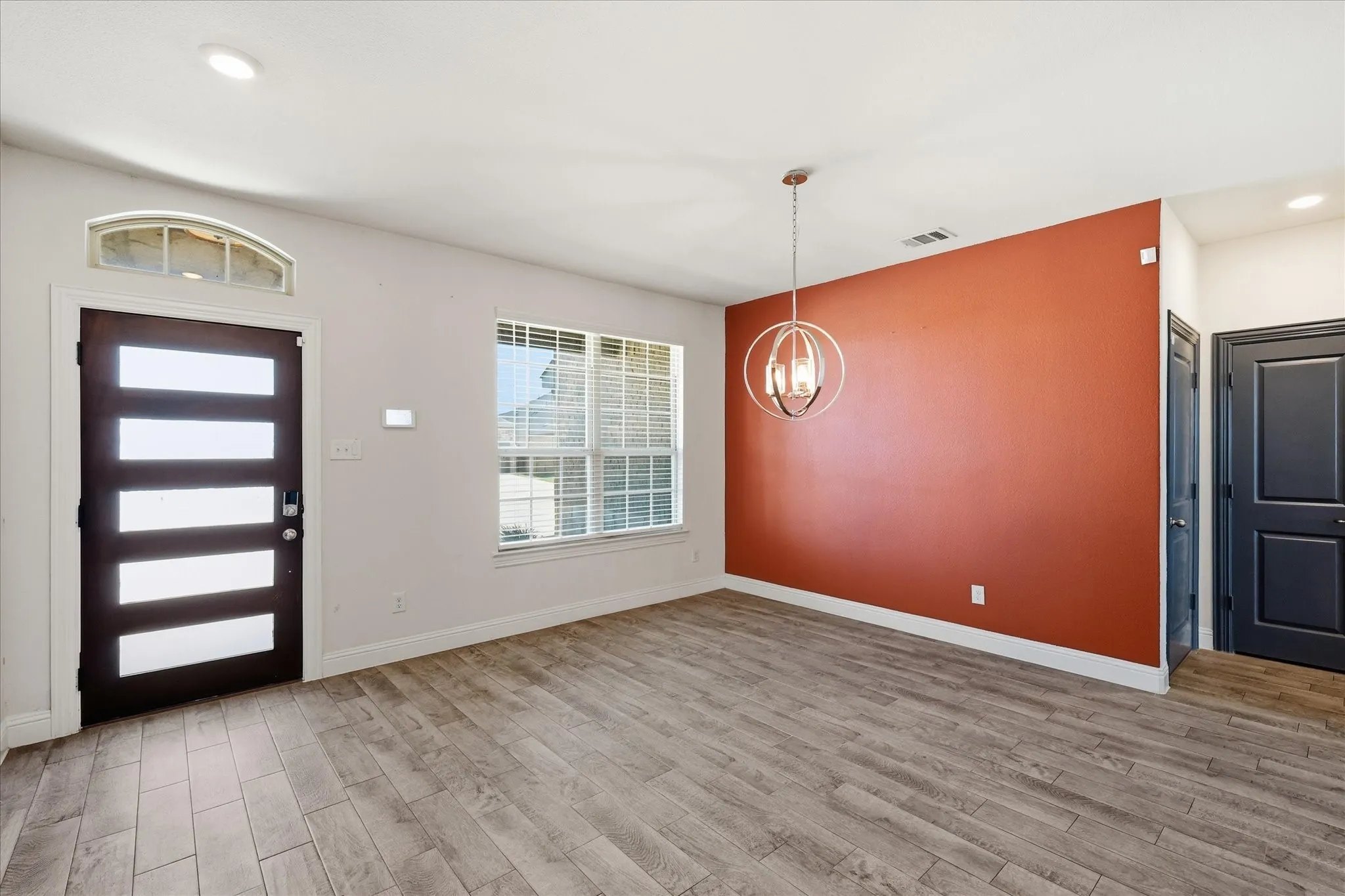 Single Family Residence For Sale in Denton County , 10421 Table Bluff Street, Aubrey, Texas 76227, 5 Bedroom, 4 Bathroom, 3 Garage spaces, 3,271 Sqft, built in 2021, mls#21341179, Real Estate Agent in Aubrey, Homes For Sale in Denton county, Homes For Sale in Aubrey, Realtor in Aubrey Texas, Real Estate Brokerage Independent Realty Texas, Luminita Cordes Realtor